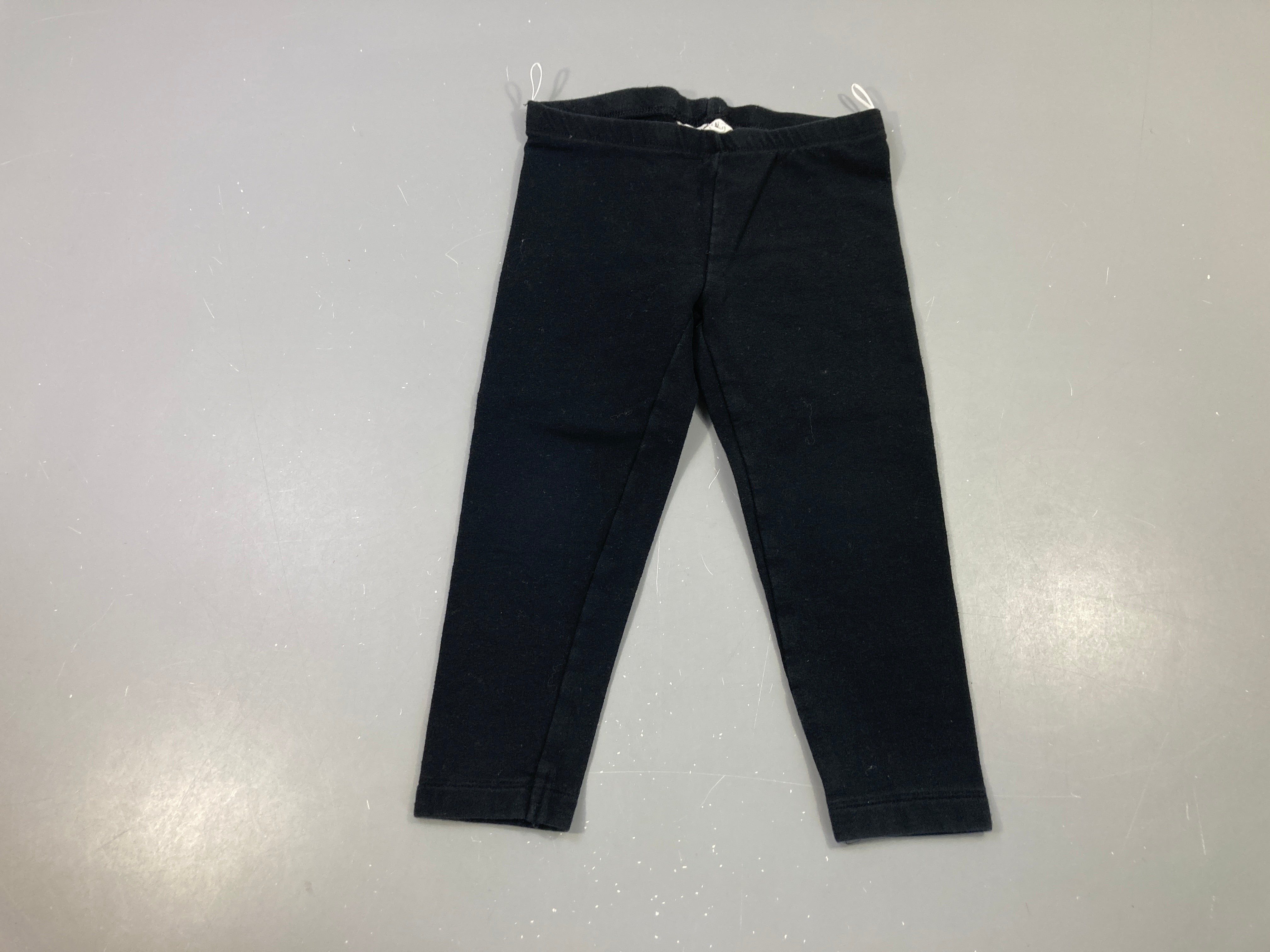 Legging épais noir, légèrement bouloché