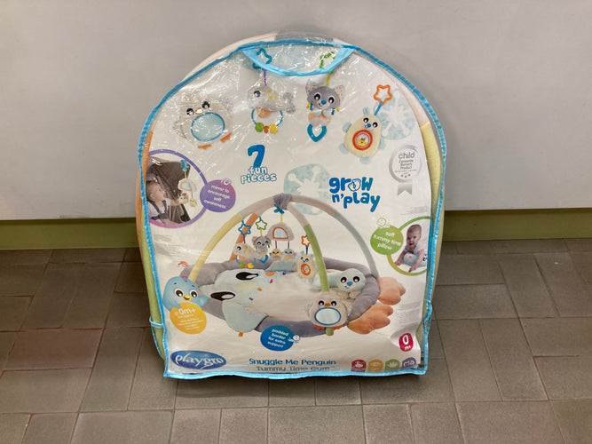 Tapis d'éveil 0+ Snuggle Me Penguin Tummy Time Gym Playgro, moins cher chez Petit Kiwi
