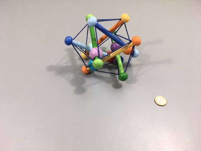 Hochet bois elastique - Manhattan baby, moins cher chez Petit Kiwi