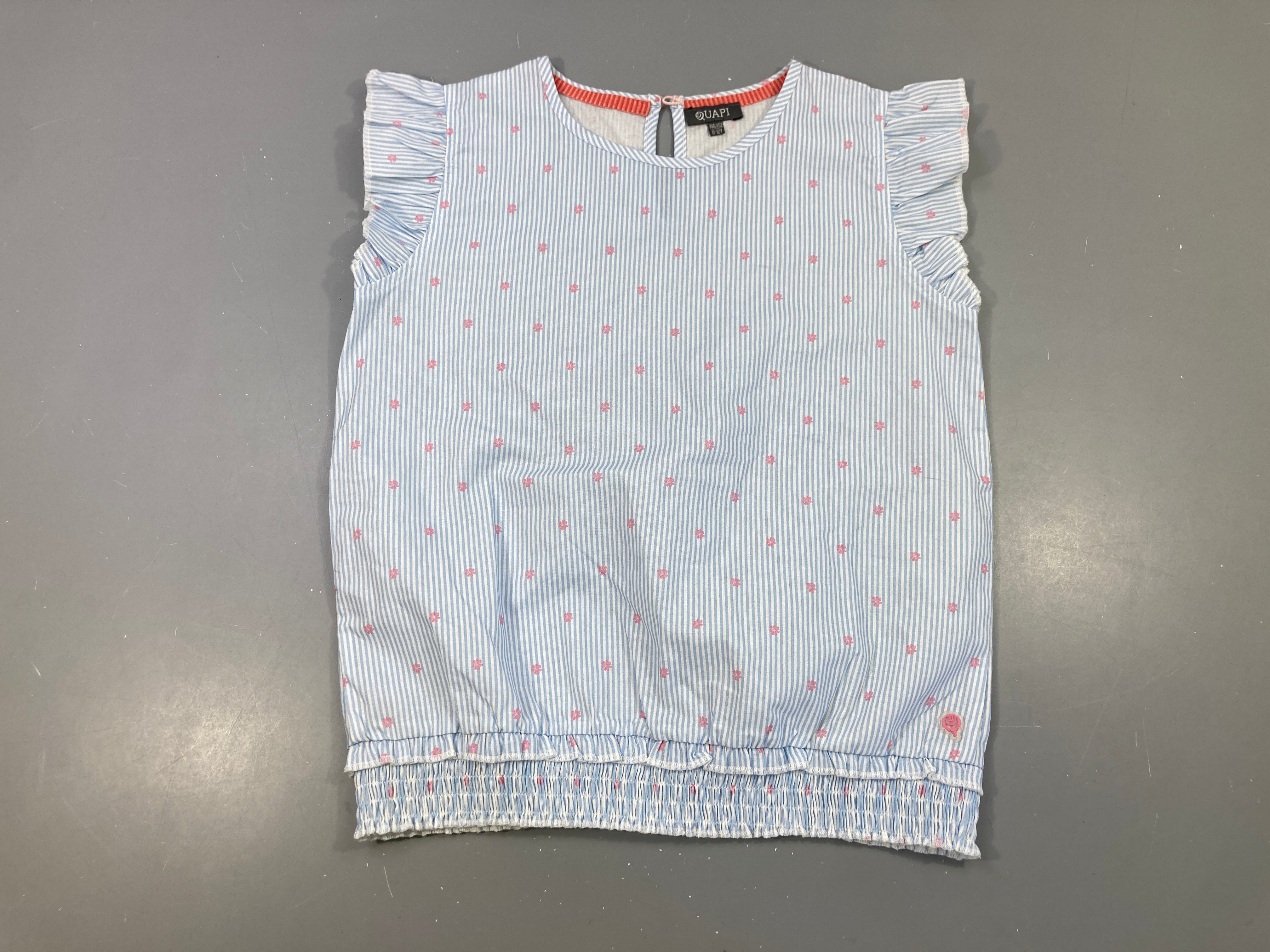 Blouse m.c blanche lignée bleu clair froufrou manches