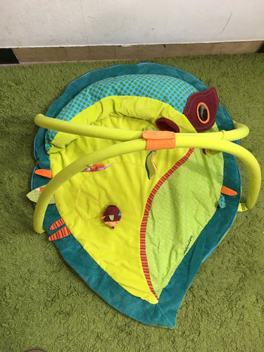 Tapis d'éveil Simon, petite trou recousu, quasiment invisible, moins cher chez Petit Kiwi