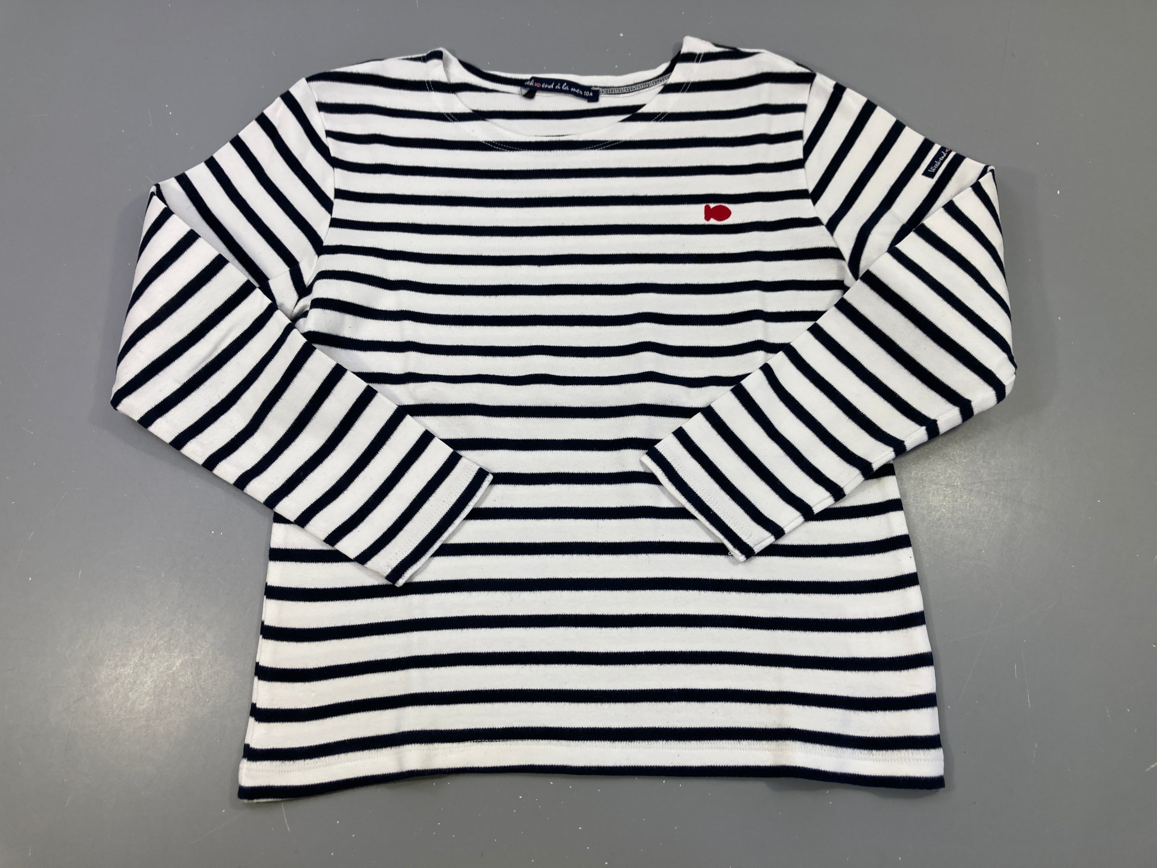 Sweat léger blanc rayé bleu foncé poissons