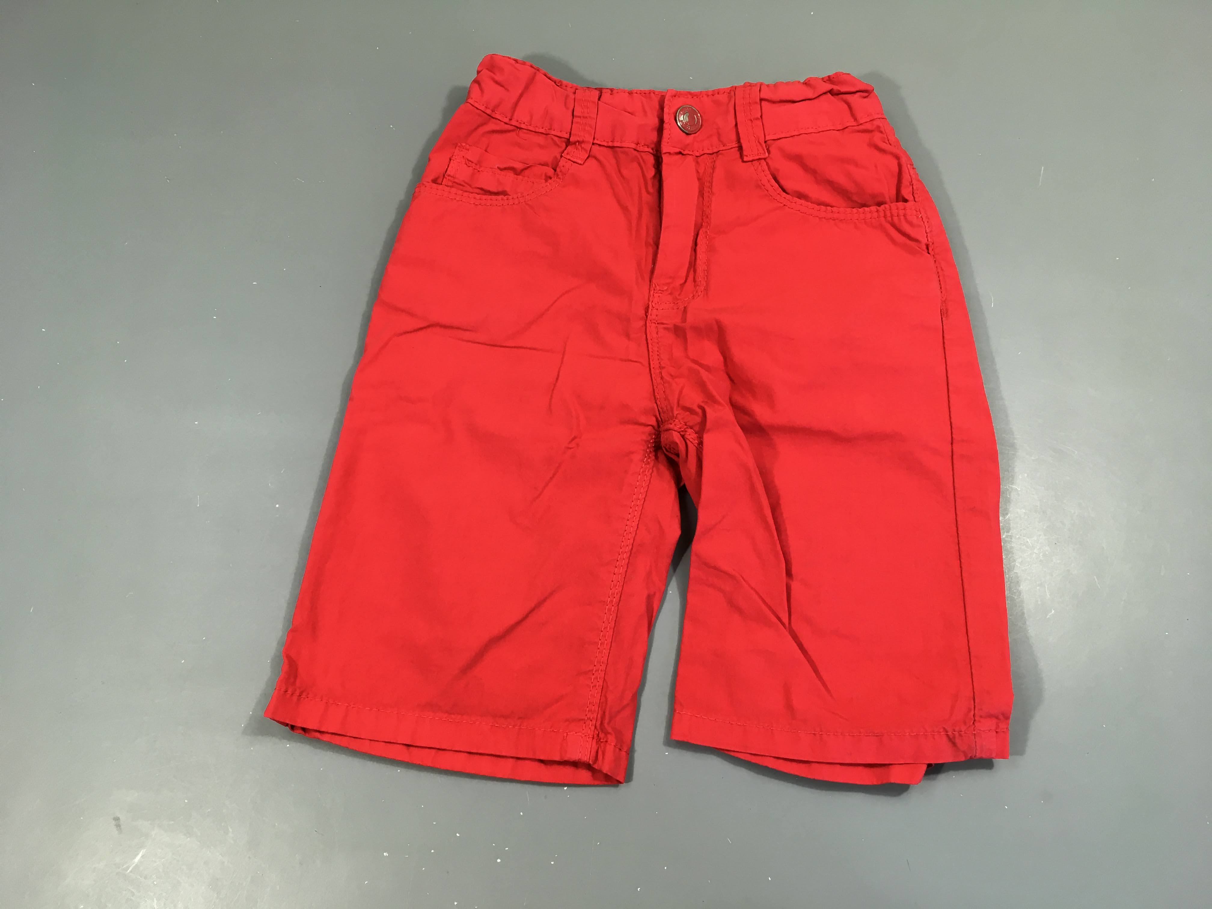 Bermuda rouge effet délavé à revers