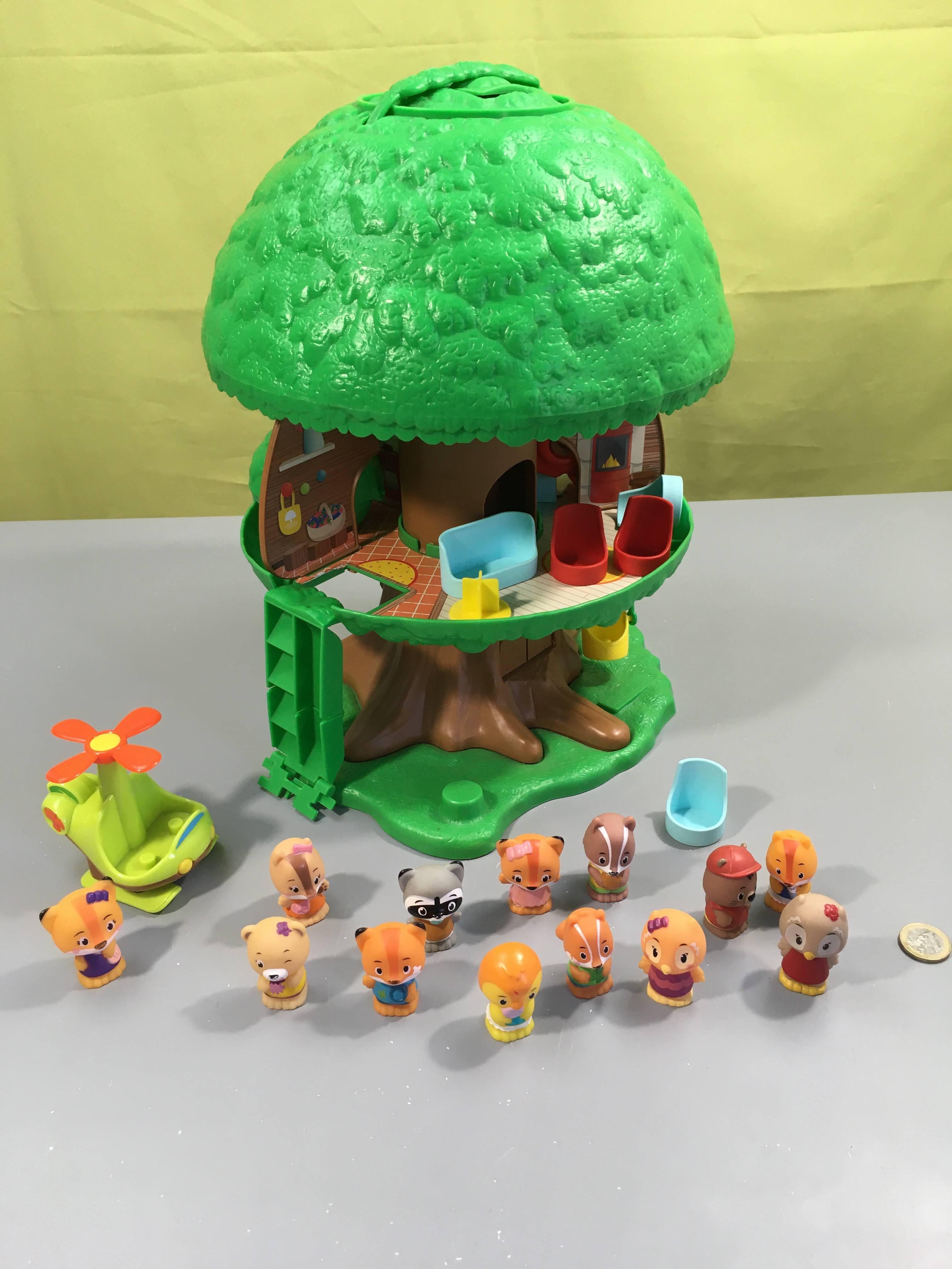 L'ar.bre magique des Klorofil avec personnages supplémentaires