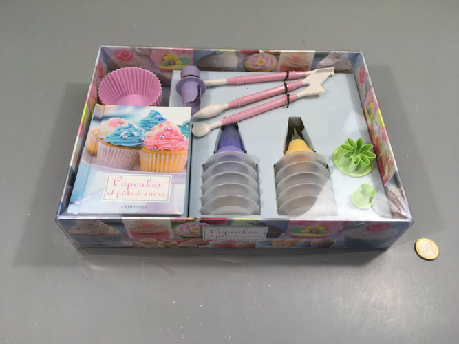 Capecakes et pâtes à sucre, Larousse, moins cher chez Petit Kiwi