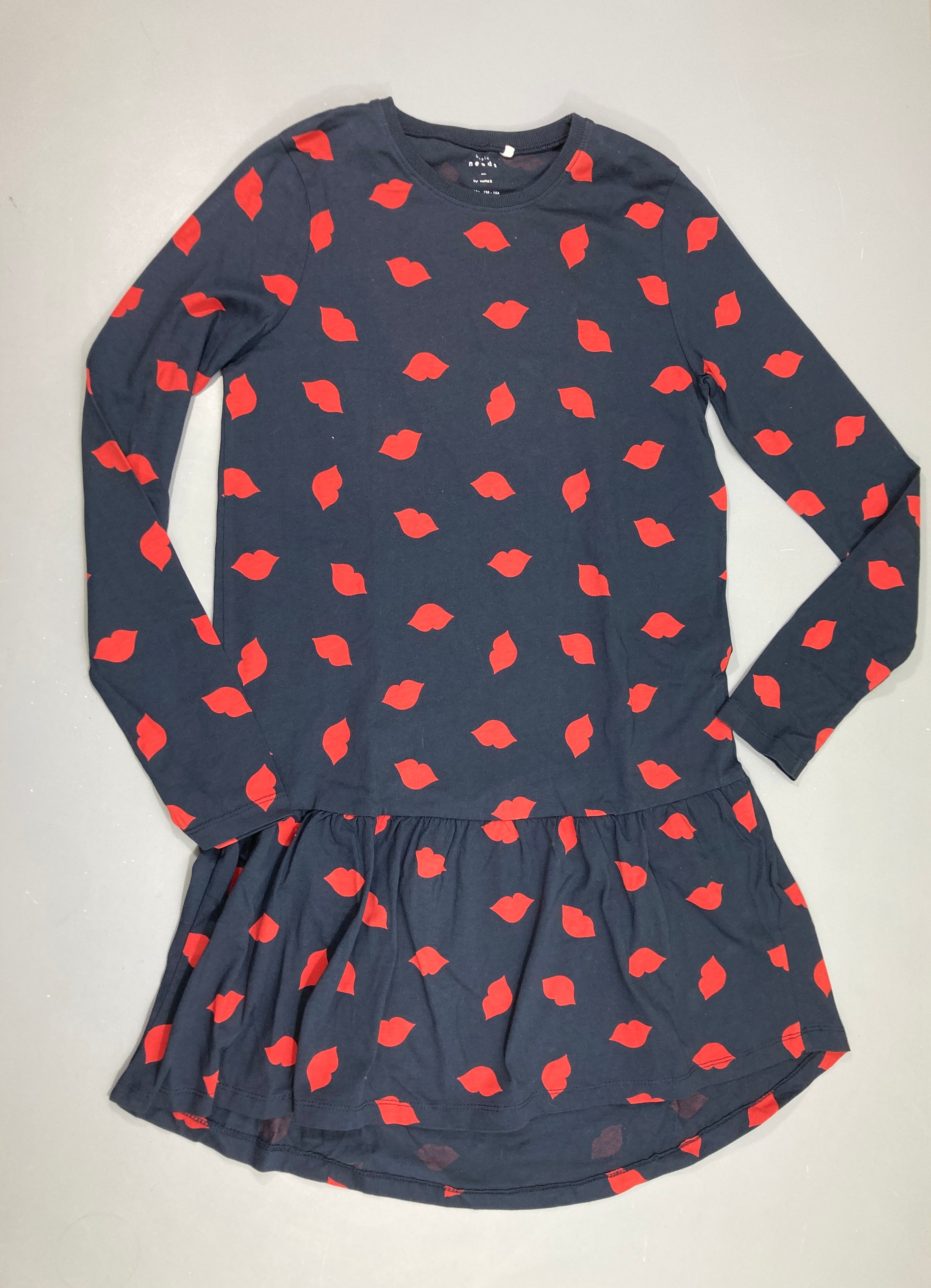 Robe m.l bleu marine coeurs rouges