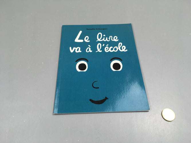 Le livre va à l'école, moins cher chez Petit Kiwi