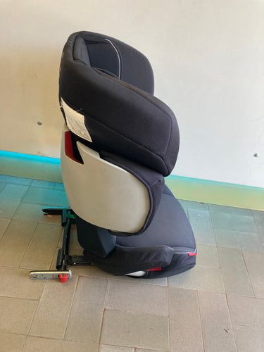Siège auto noir Cybex Solution X fix groupe 2/3 de 15à36kg 3 à 12a Décoloration d'un coté (soleil) et auréole assise, moins cher chez Petit Kiwi
