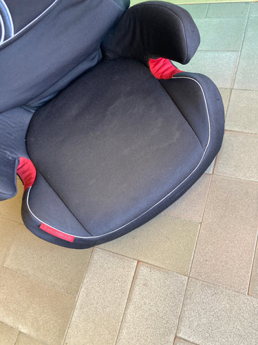 Siège auto noir Cybex Solution X fix groupe 2/3 de 15à36kg 3 à 12a Décoloration d'un coté (soleil) et auréole assise, moins cher chez Petit Kiwi