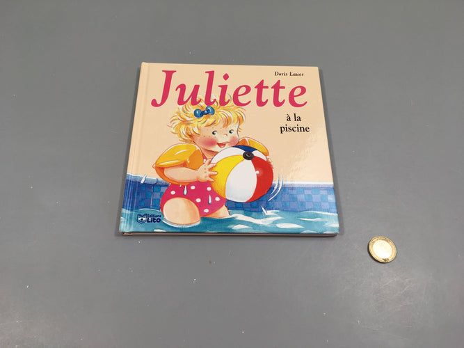 Juliette à la piscine, moins cher chez Petit Kiwi