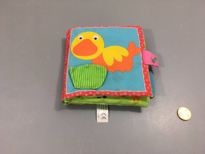 Livre textile animaux de la ferme, moins cher chez Petit Kiwi