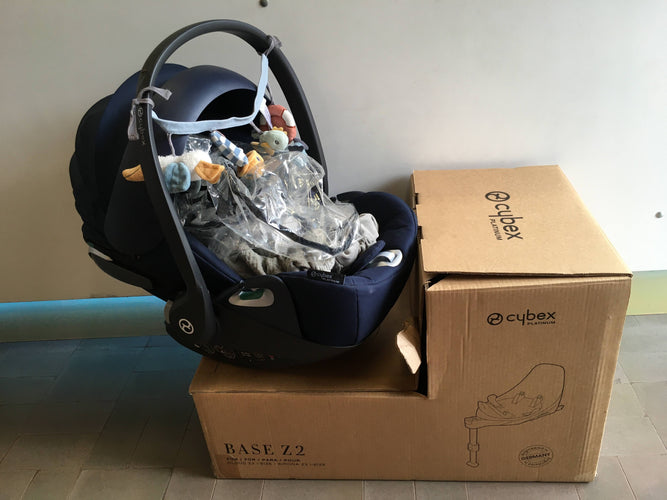 Siège coque Cybex Cloud Z2 I-Size Platinum bleu, 0-13kg, +- 18m, compatible avec la base Z2 (240€ NEUF)+ Base Z2, Cybex (200€ NEUF) + accessoires, moins cher chez Petit Kiwi
