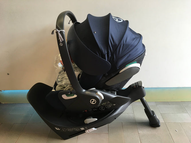 Siège coque Cybex Cloud Z2 I-Size Platinum bleu, 0-13kg, +- 18m, compatible avec la base Z2 (240€ NEUF)+ Base Z2, Cybex (200€ NEUF) + accessoires, moins cher chez Petit Kiwi