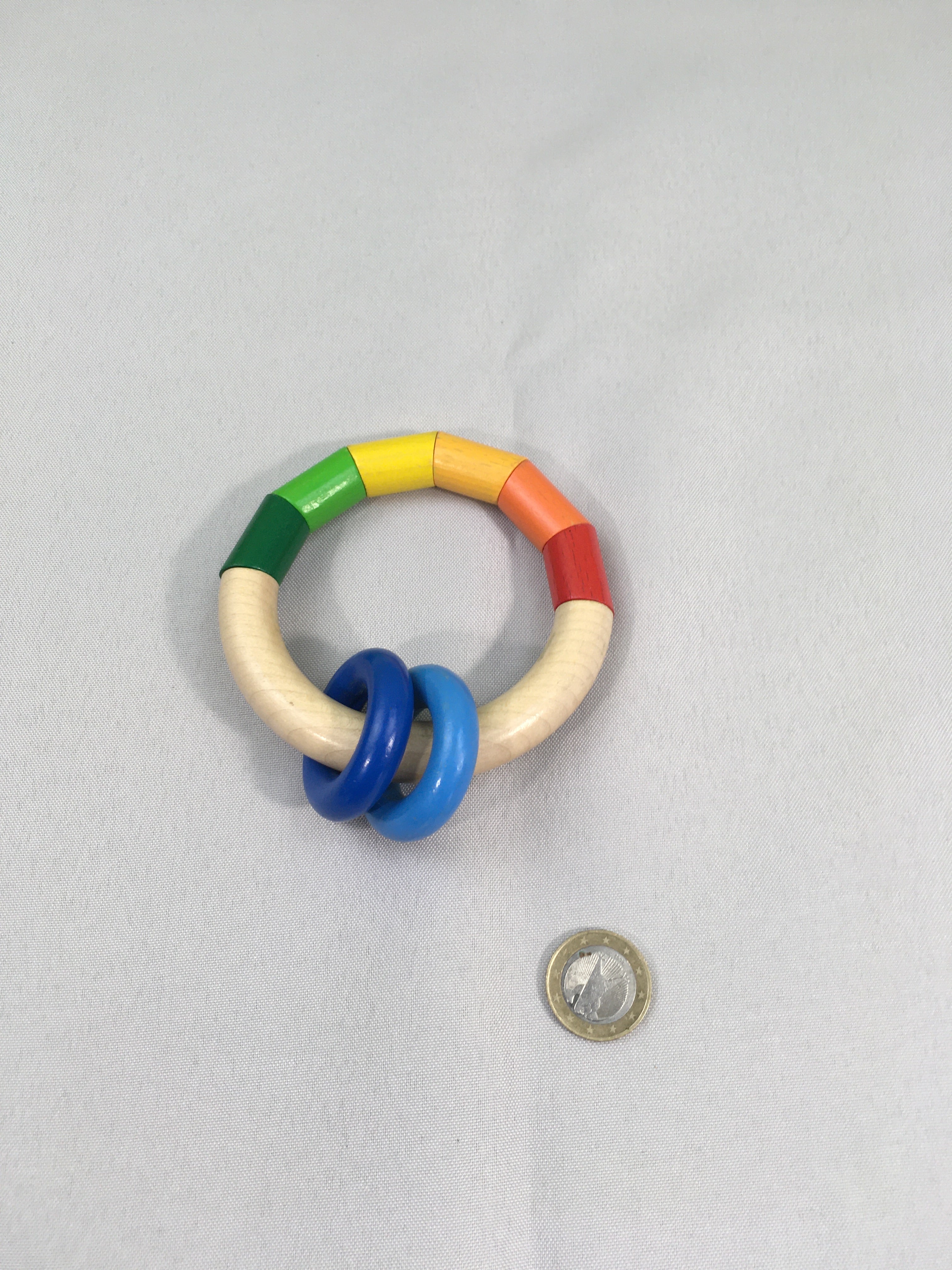 Hochet anneaux en bois (élastique)