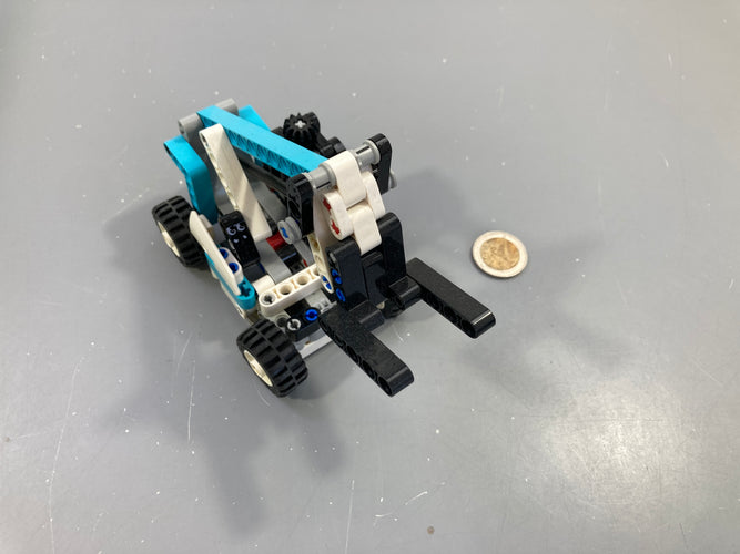 Lego Te.chnic petite chariot élévateur,modèle 42133 sans mode d'emploi . Vendu comme sur la photo, moins cher chez Petit Kiwi