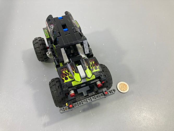 Lego Te.chnic Monster Jame- Grave Digger modèle 42118, sans mode d'emploi. Vendu comme sur la photo, moins cher chez Petit Kiwi