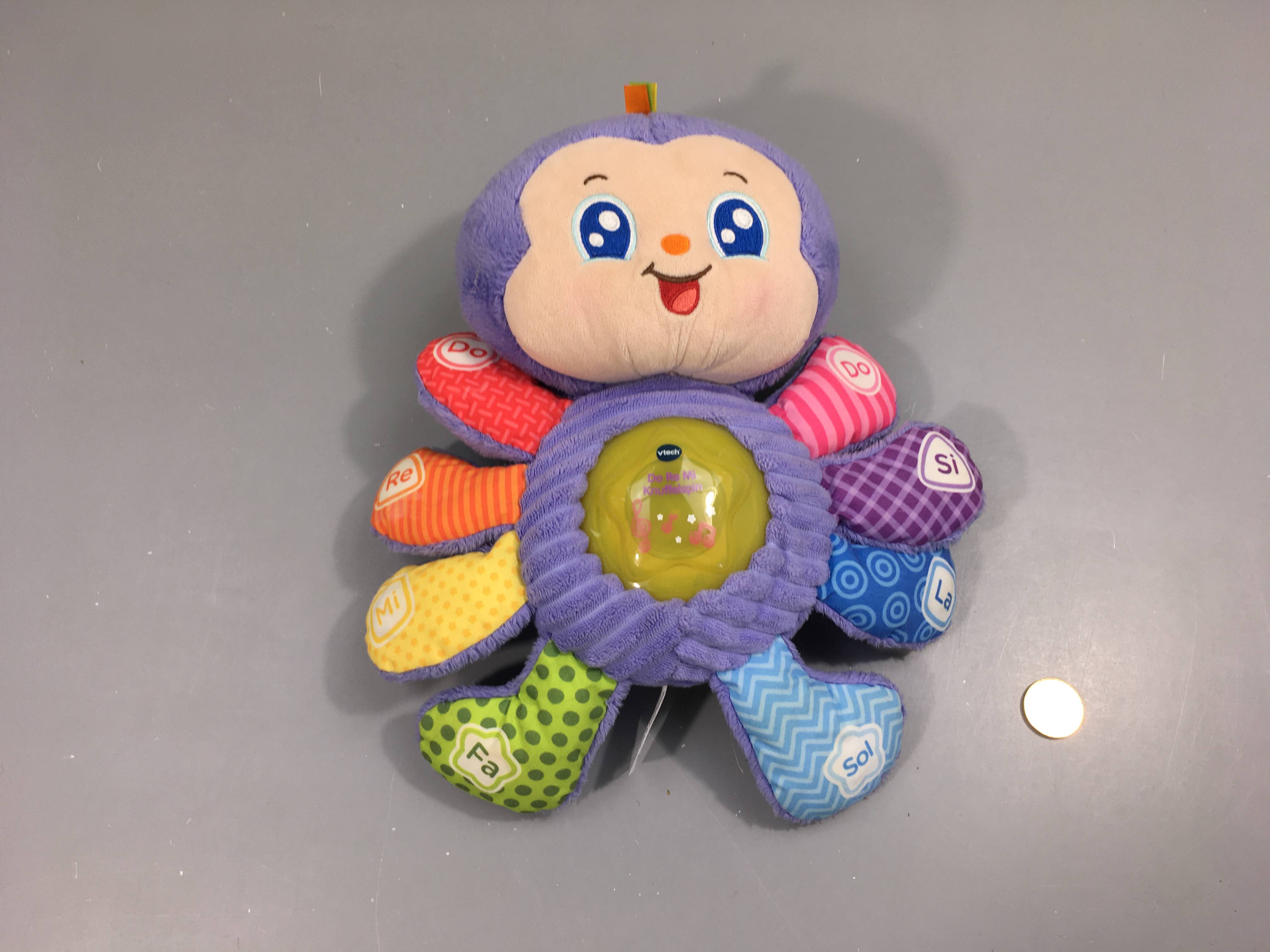 Do re mi Knuffelspin, peluche interactive en néérlandais, petite tache sur un patte