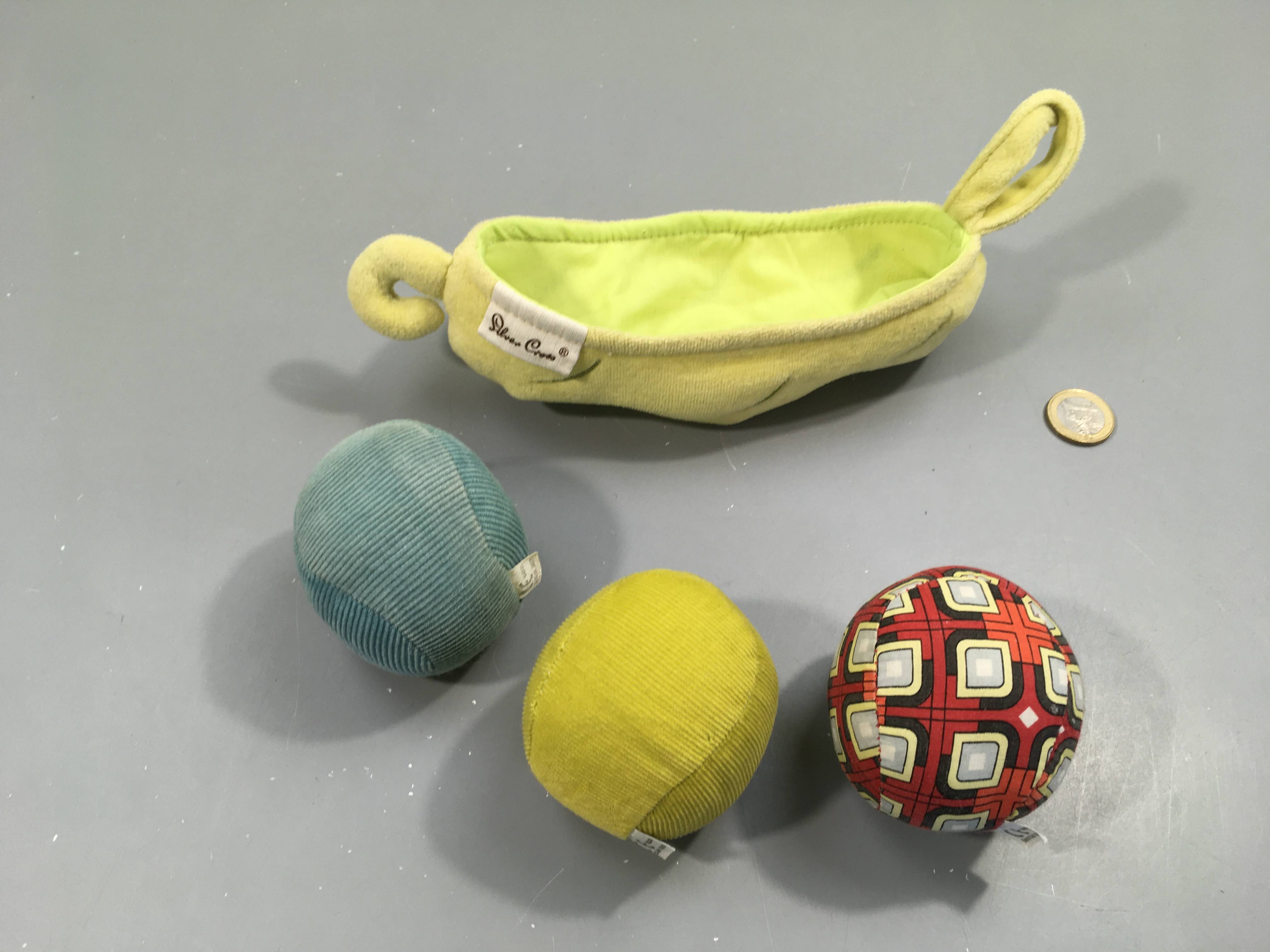 Peas in Pod Rattle and Roll Set