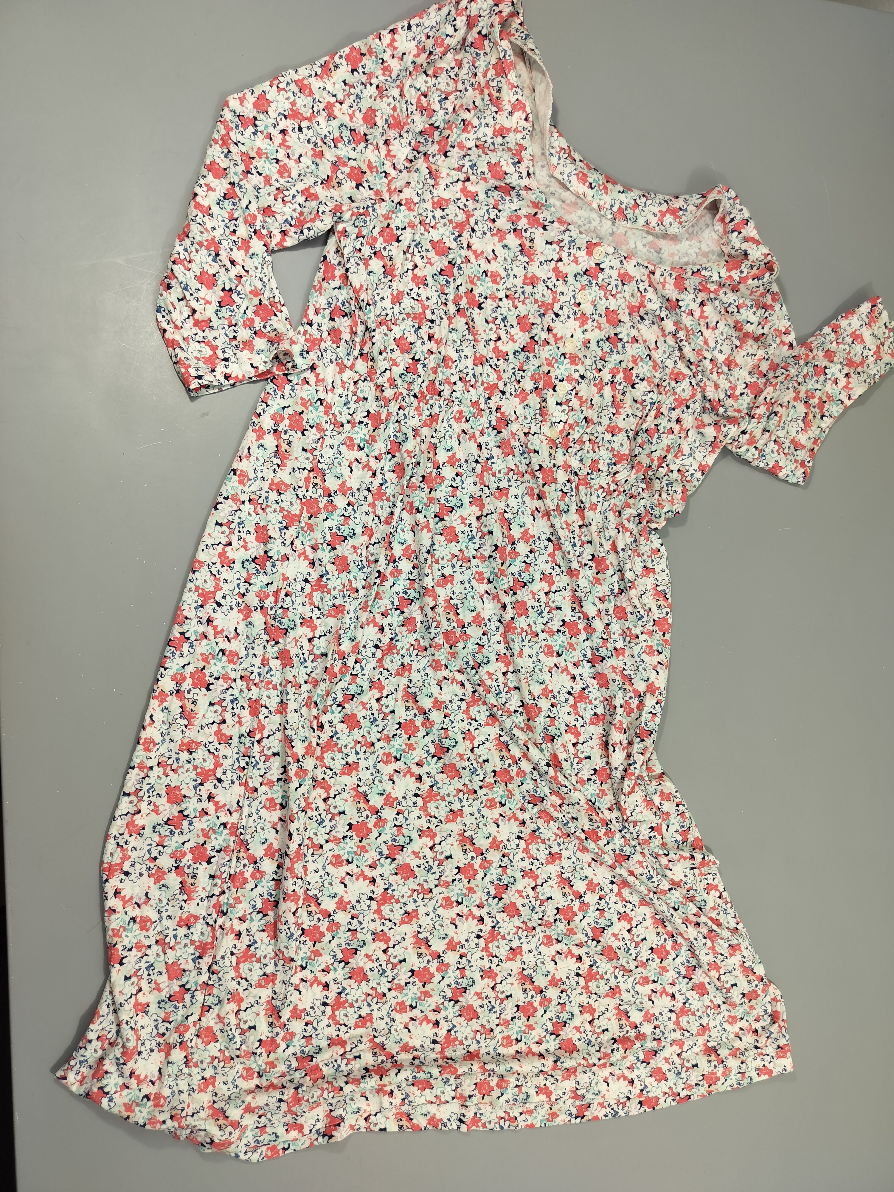 Robe m.l de grossesse blanche à fleurs