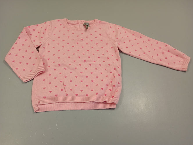 Pull rose, coeurs, très légèrement bouloché, moins cher chez Petit Kiwi