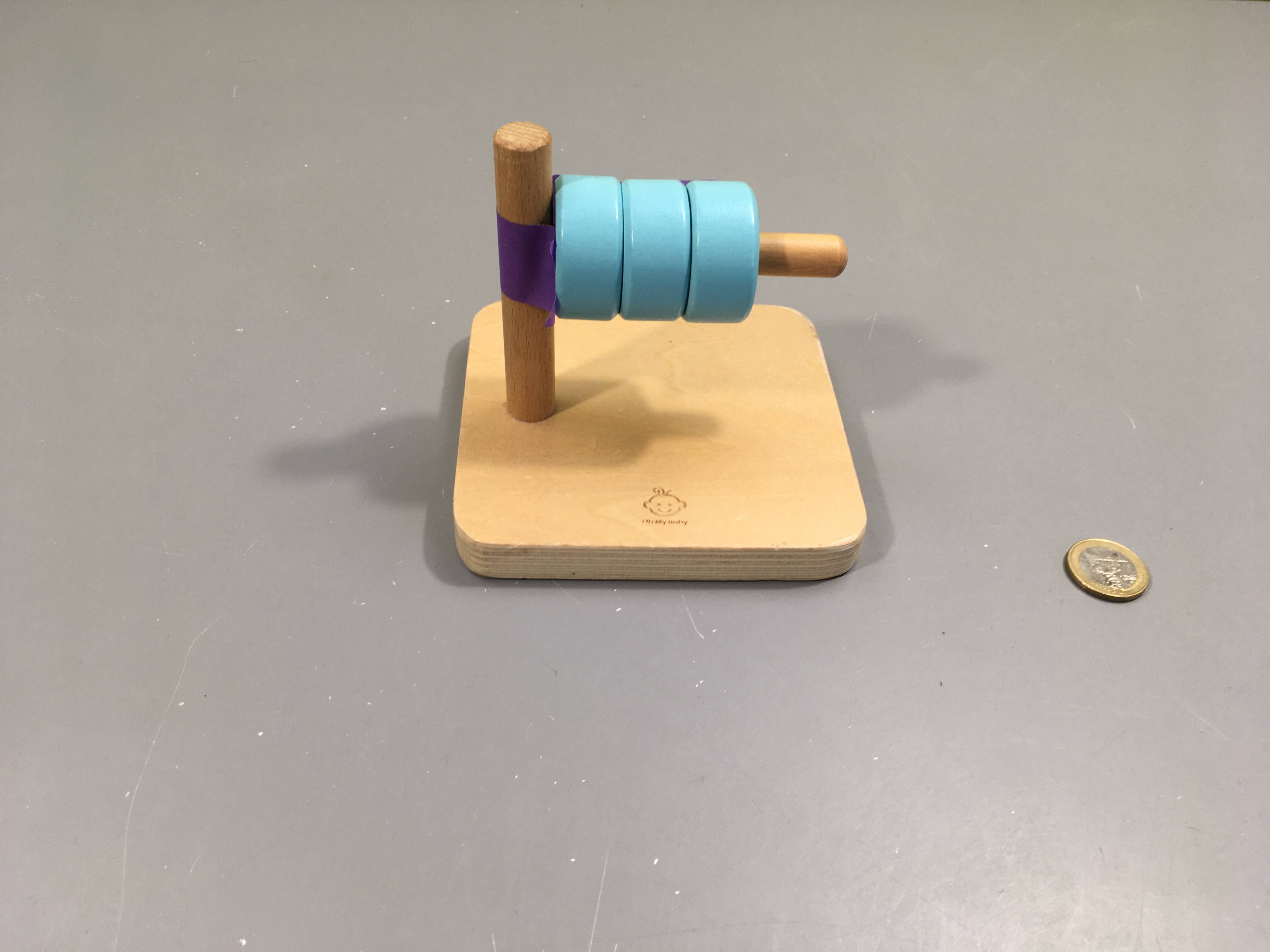 Jeu montessori d'encastrement vertical