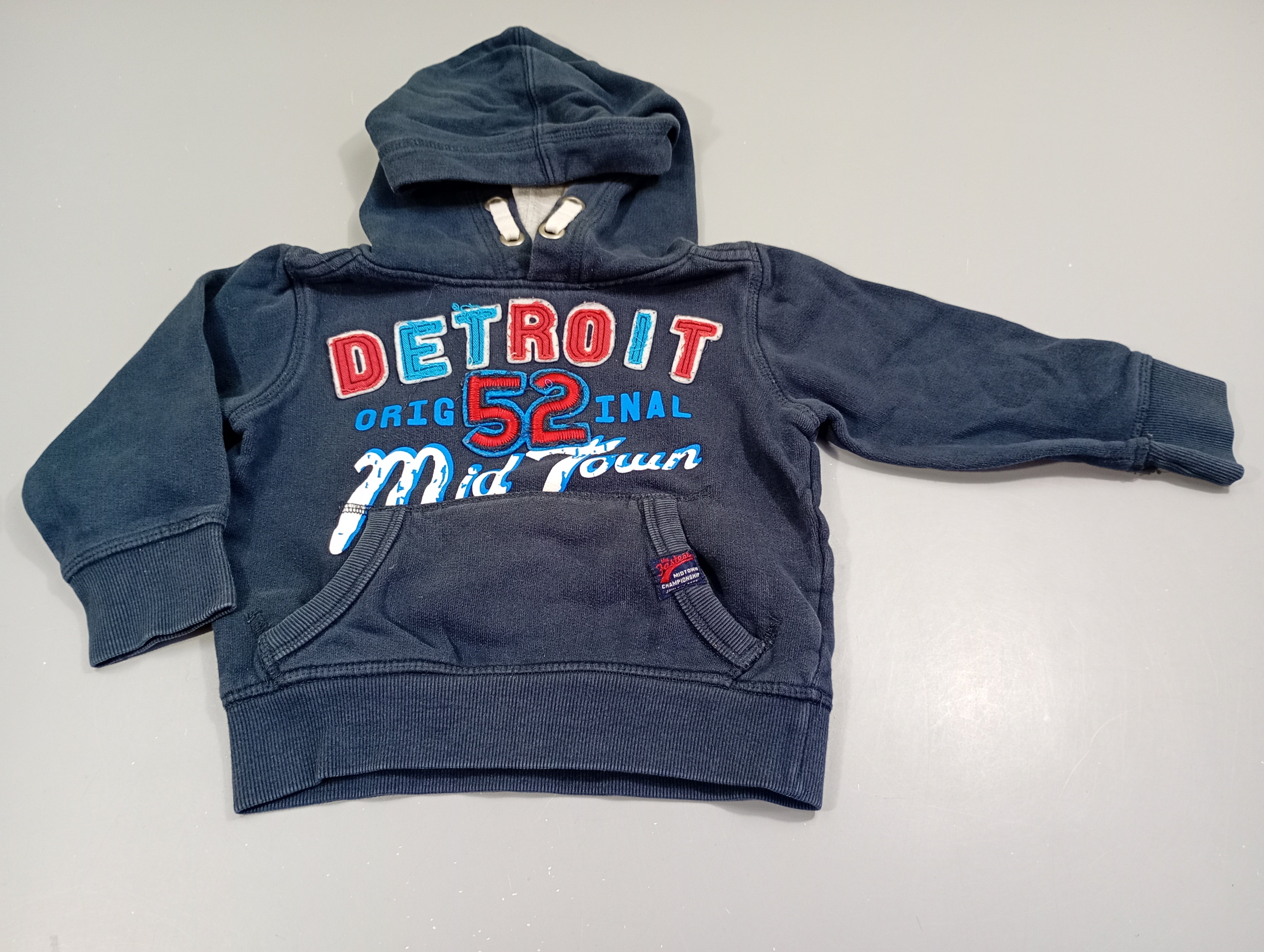 Sweat bleu marine à capuche  