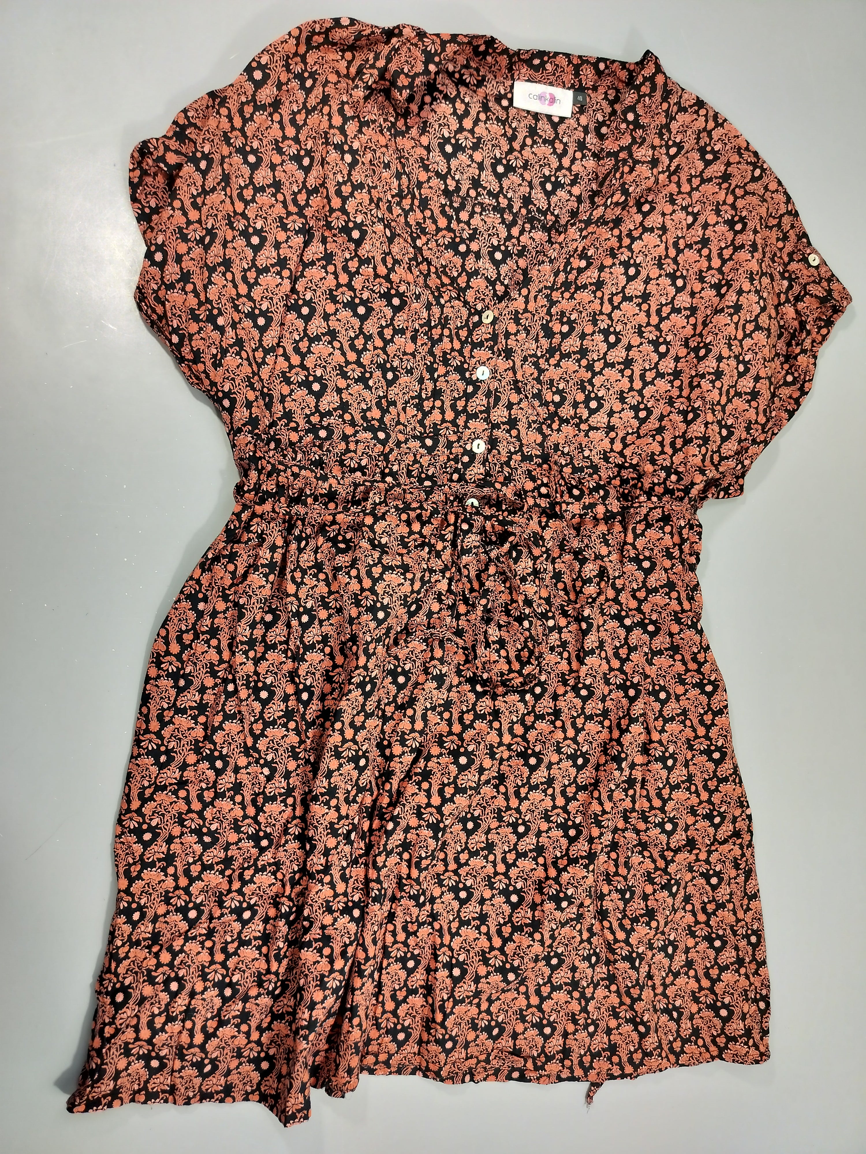 Robe m.c bleu marine à fleurs orangées  Calinkalin