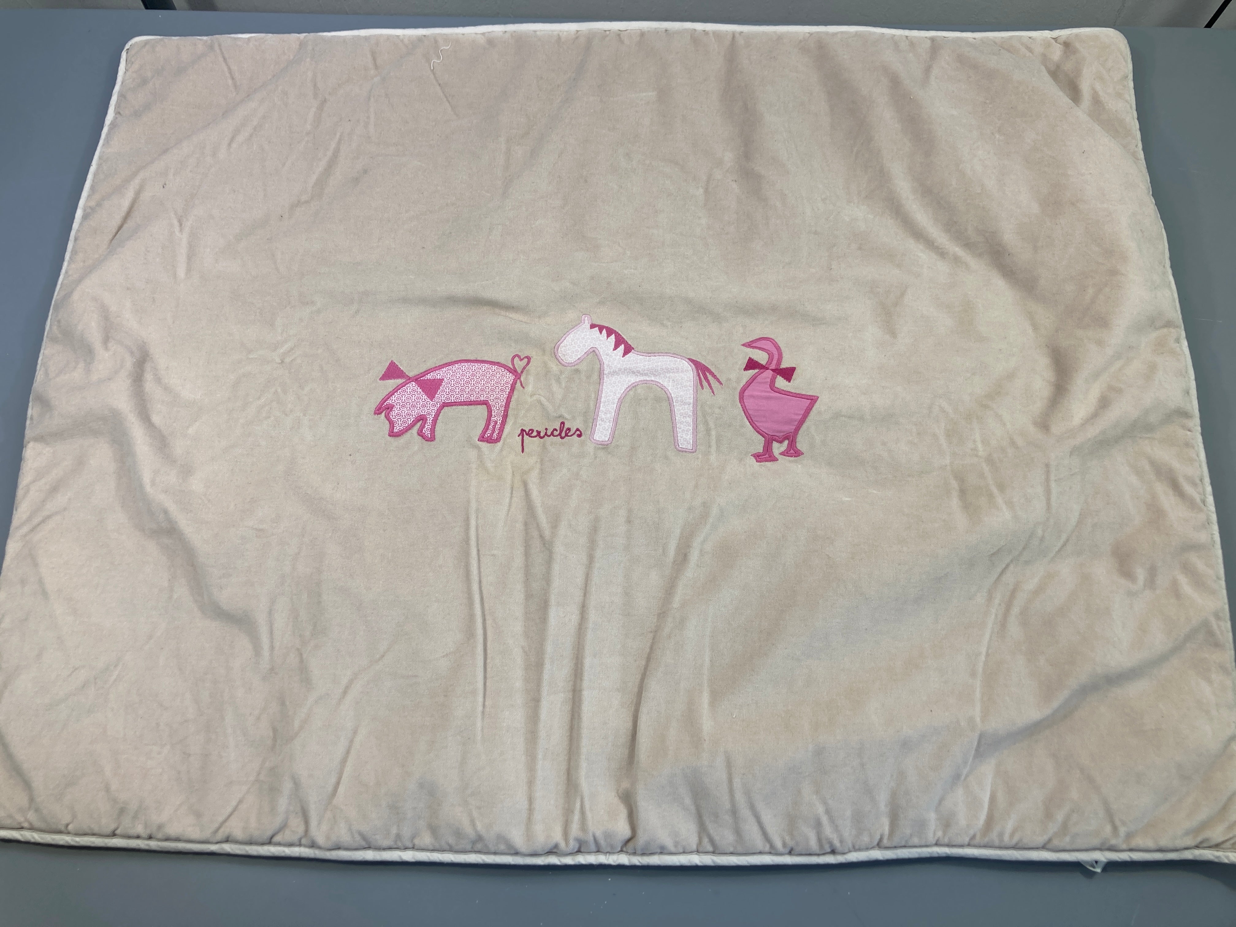 Tapis d'éveil pour bébé beige , 3 animaux roses 66x89cm