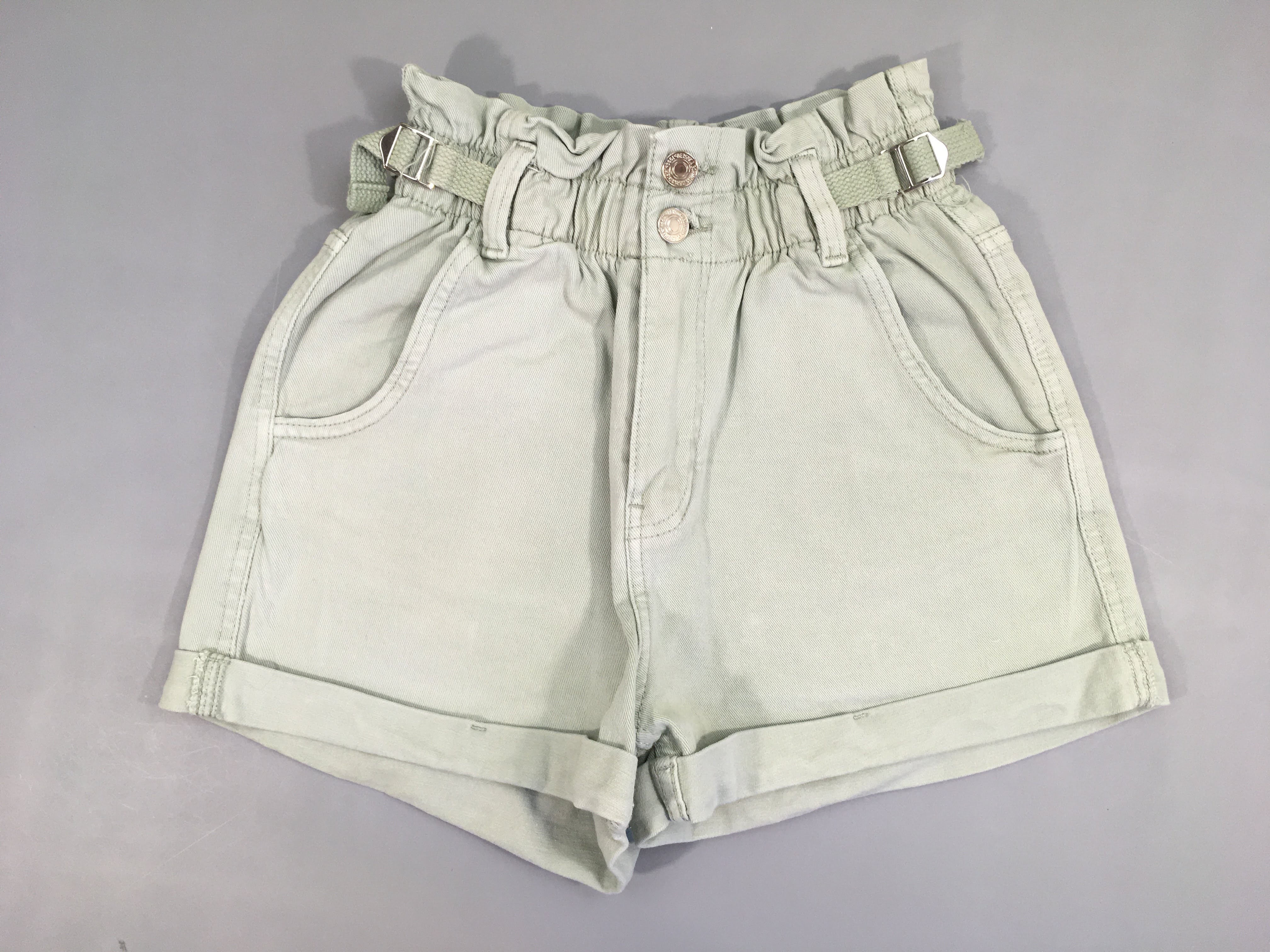 Short ample denim vert clair à revers, taille 36