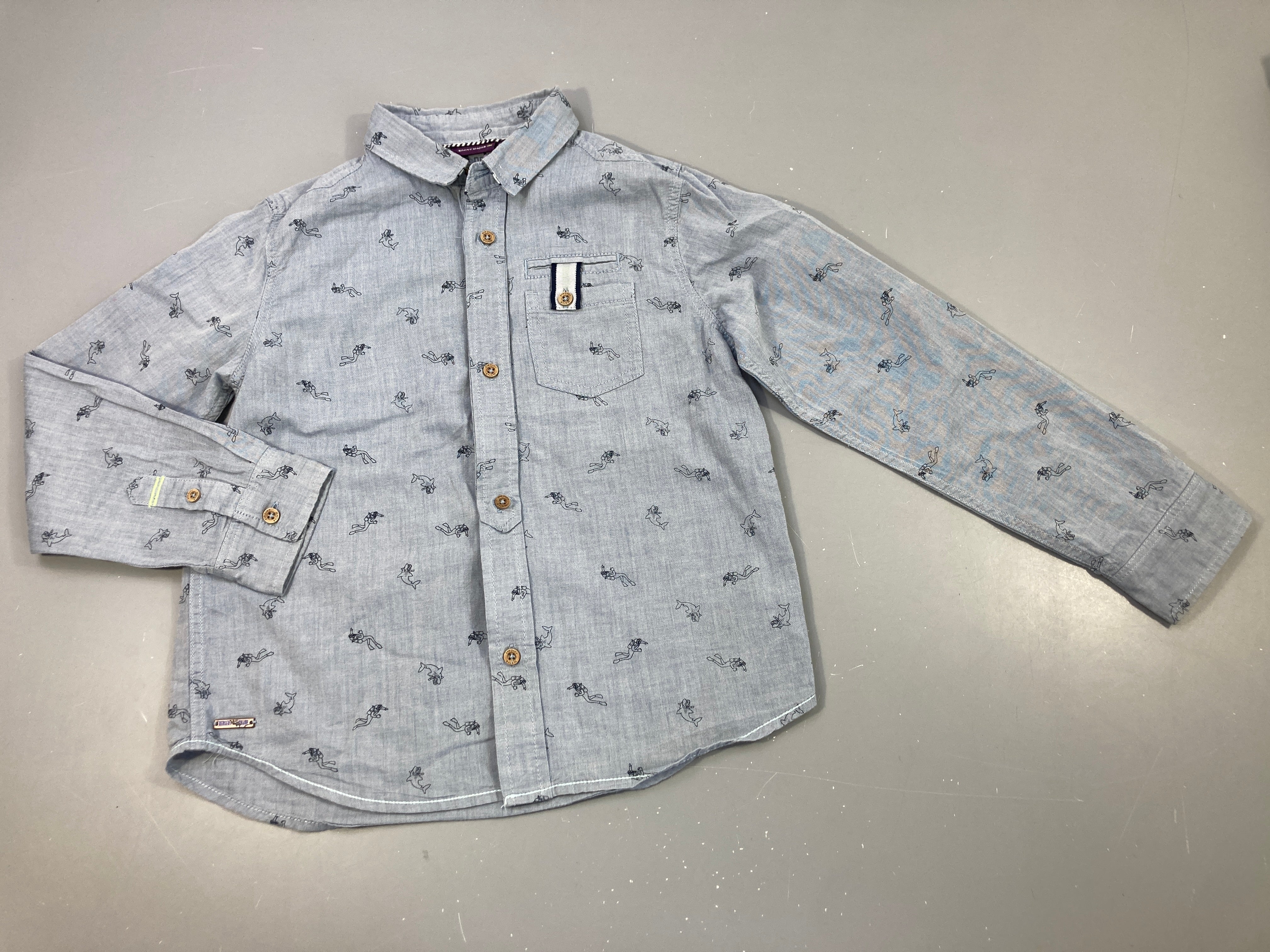 Chemise m.l  bleu denim chiné, motifs  plongeurs