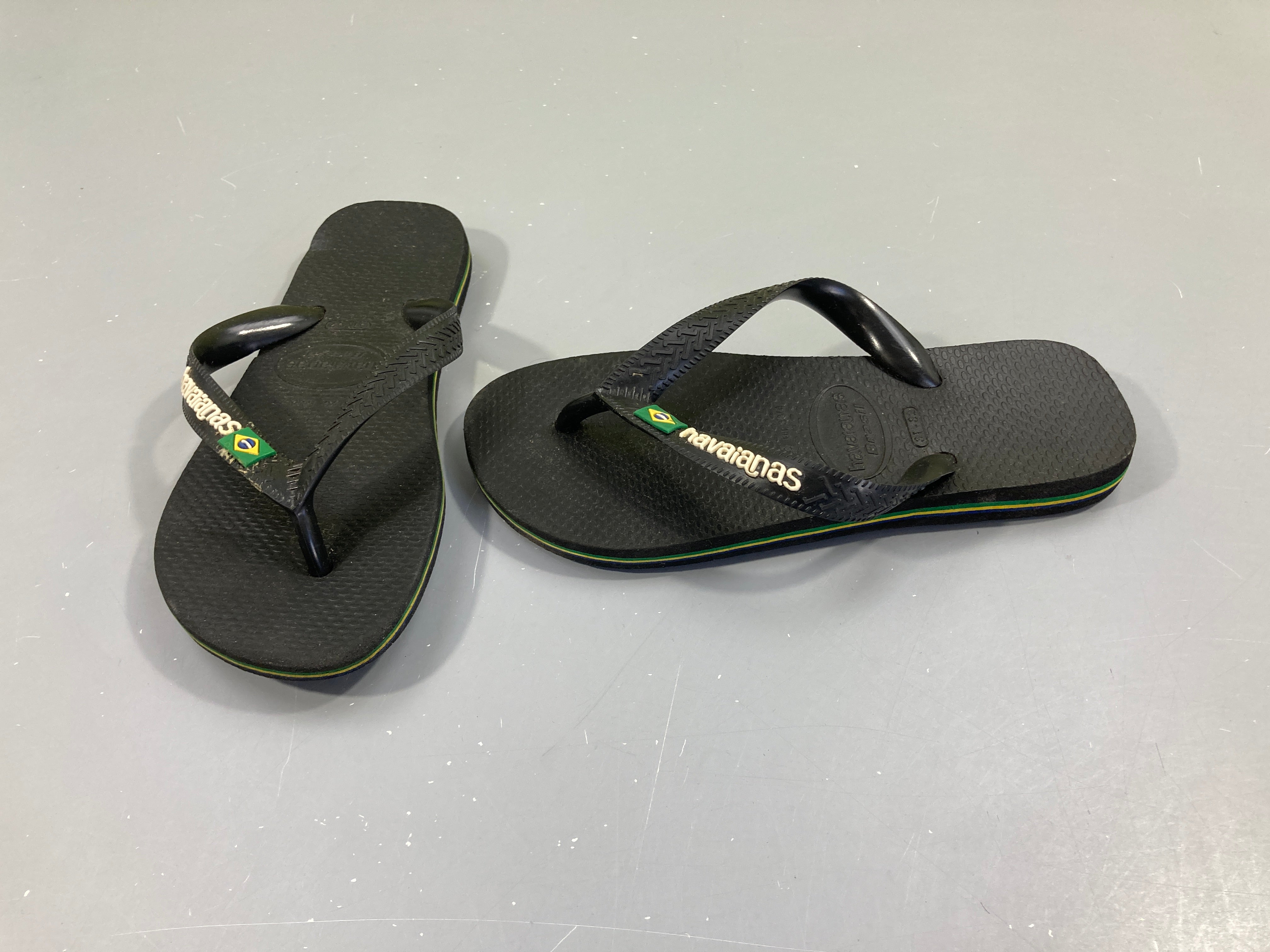 Tongs noires Havaianas