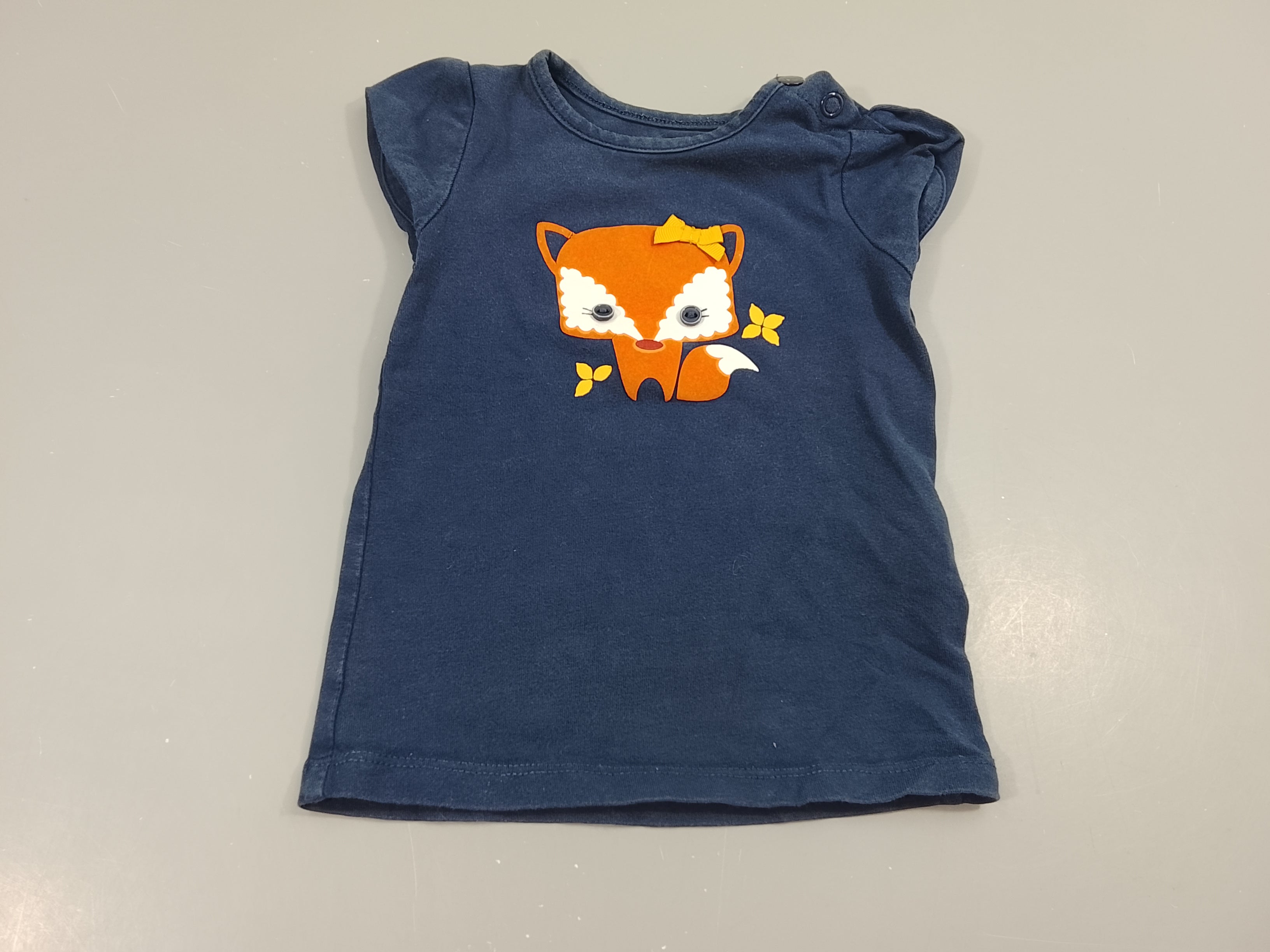 T-shirt m.c bleu marine, renarde (petite tache à l'avant)