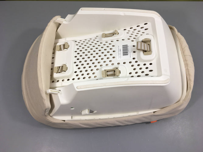 Tripp Trapp® Newborn Set™ Beige avec housse à carreaux Stokke - 0 à 9kg - S'adapte à toutes les chaises Tripp Trapp® fabriquées après mai 2003, numéro de série commençant par 3 ou plus, moins cher chez Petit Kiwi