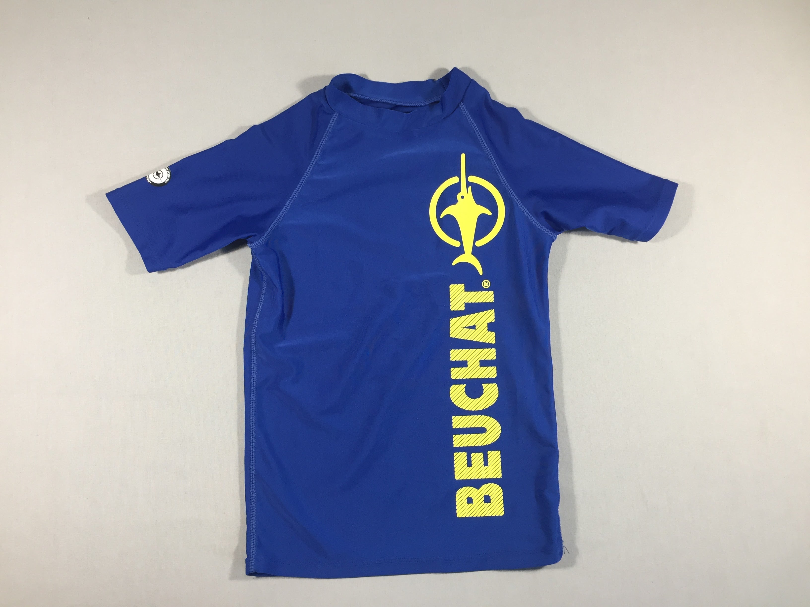 T-shirt m.c bleu dur UPF 40+ légerment bouloché - taille estimée