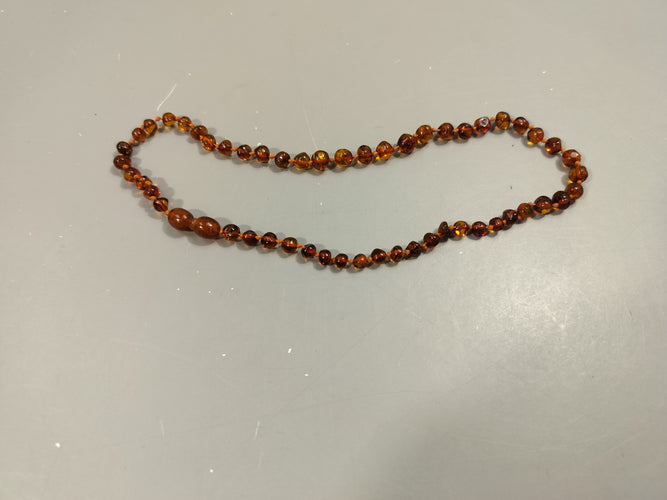 Collier d'ambre, moins cher chez Petit Kiwi