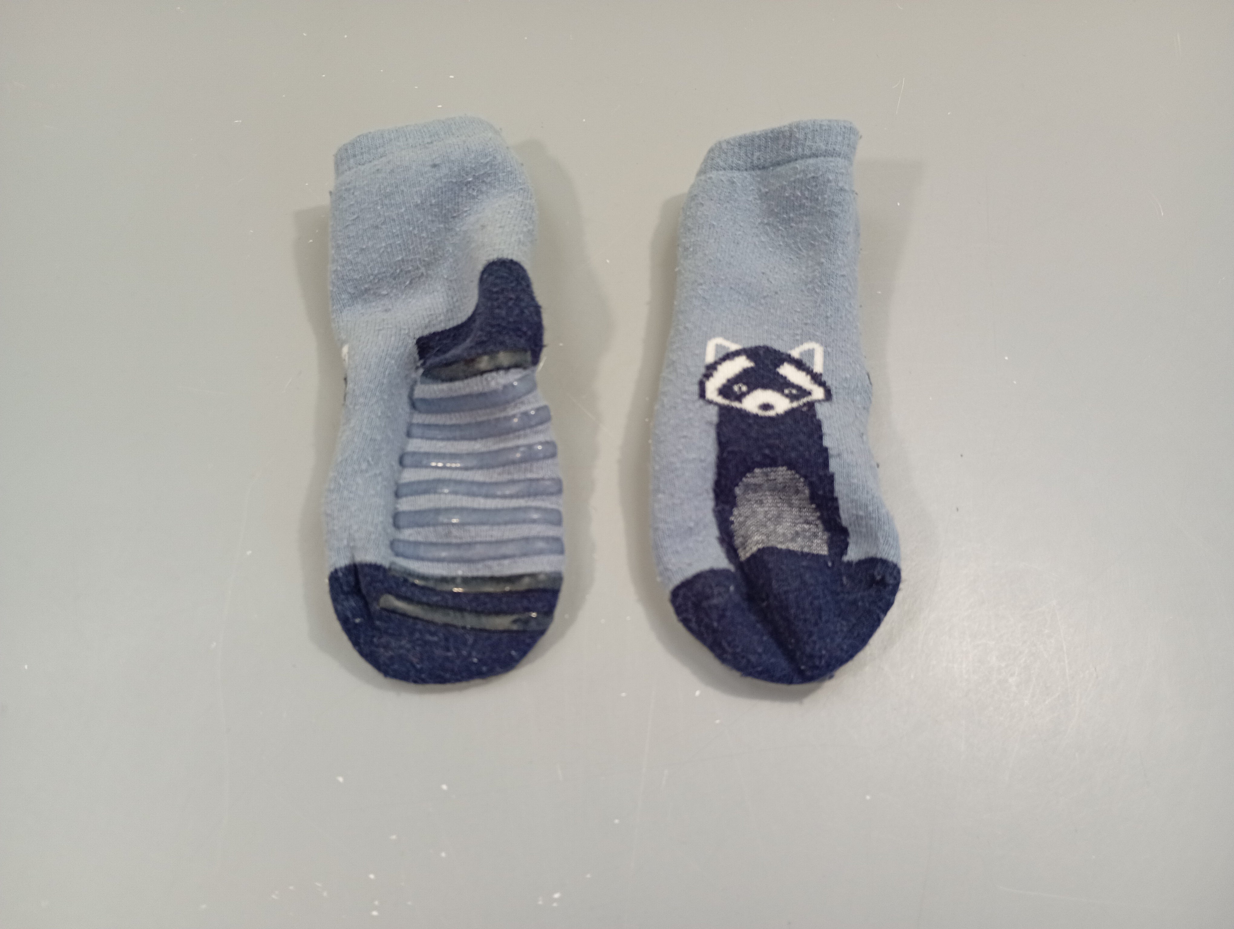 Chaussettes anri-dérapantes bleues raton laveur, pas de pointures indiquées