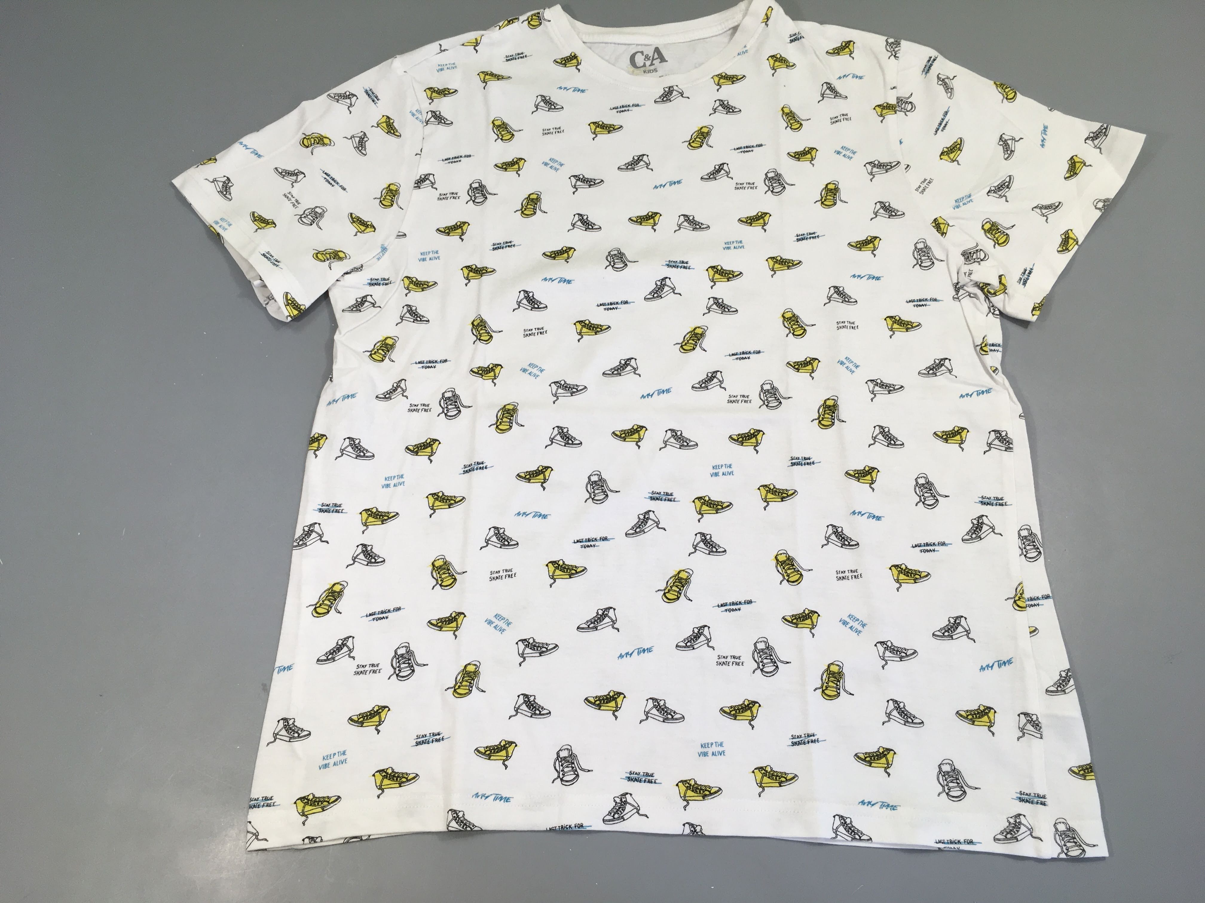 T-shirt m.c blanc baskets