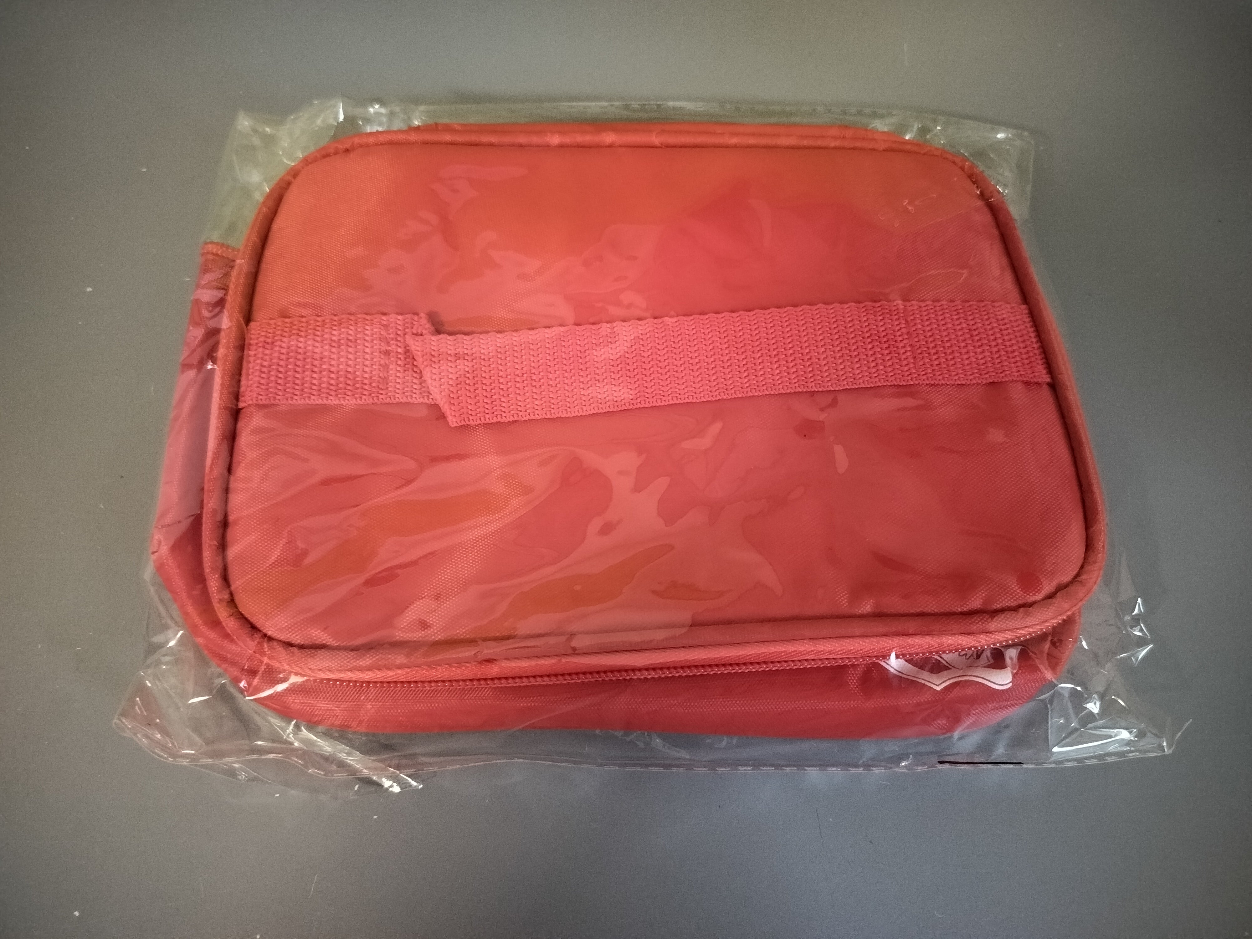 Neuve trousse rouge isothèrme