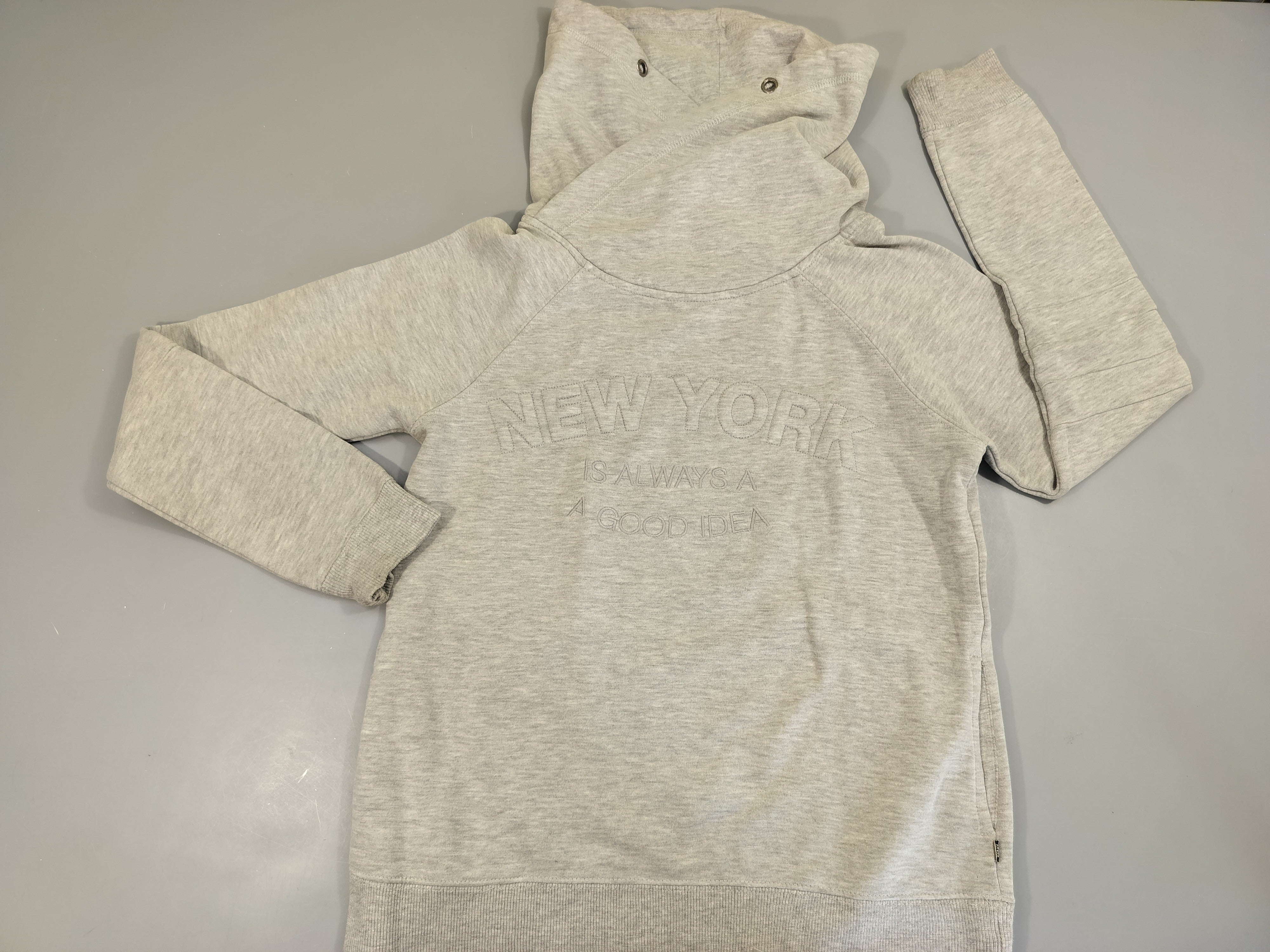 Sweat gris clair flammé , grand col  