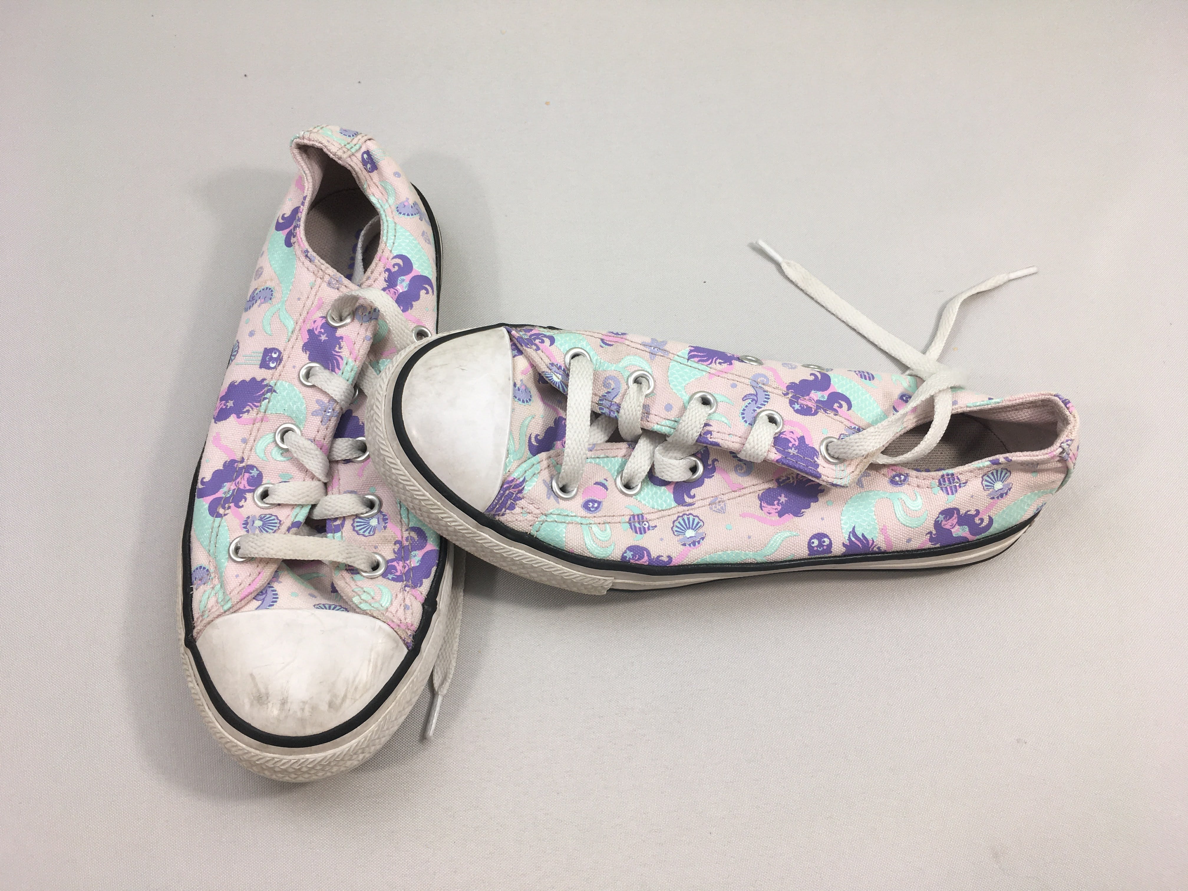 Toiles basses rose sirènes, Converse, avant un peu tachée