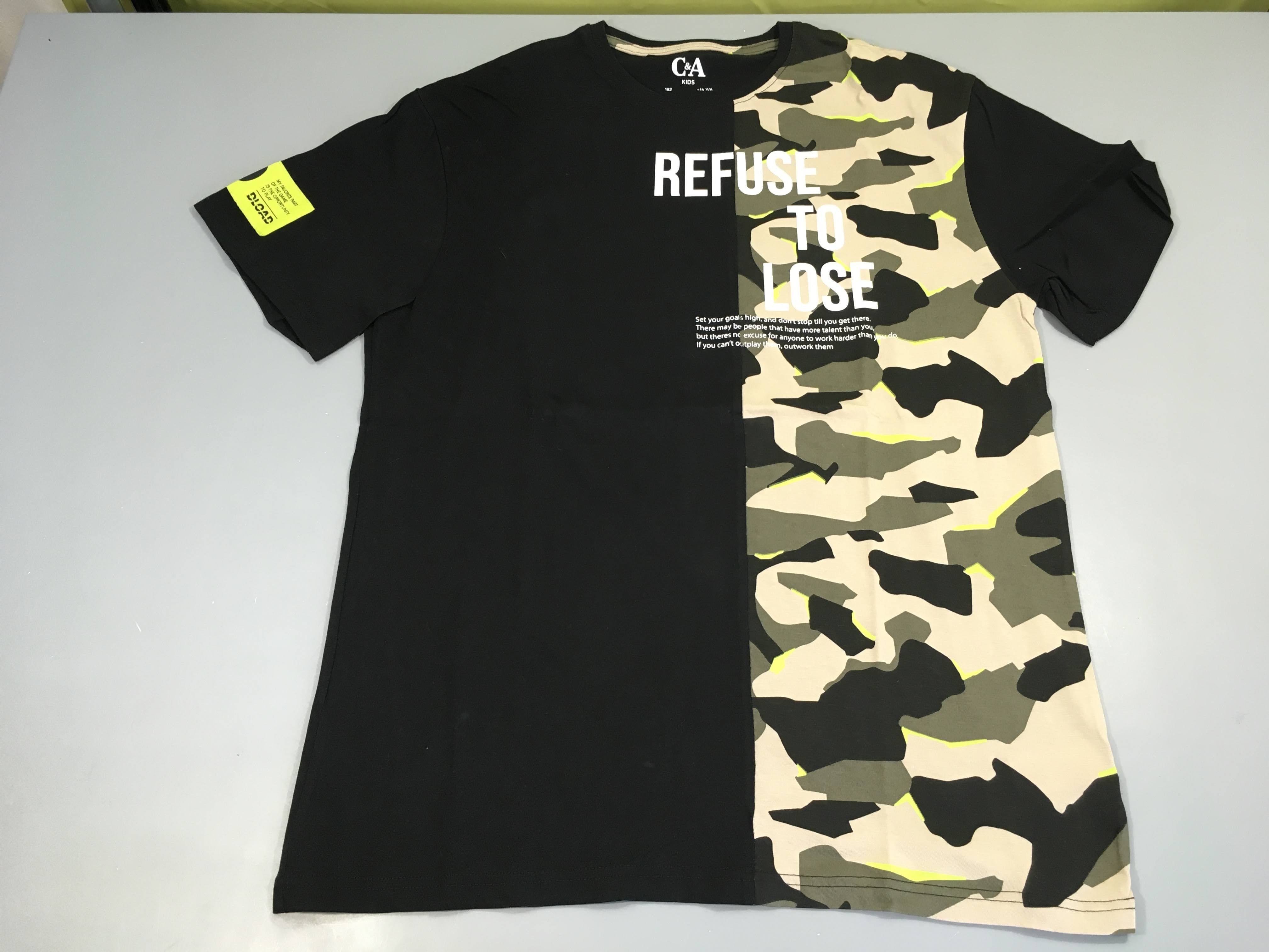 T-shirt m.c noir camouflage refuse