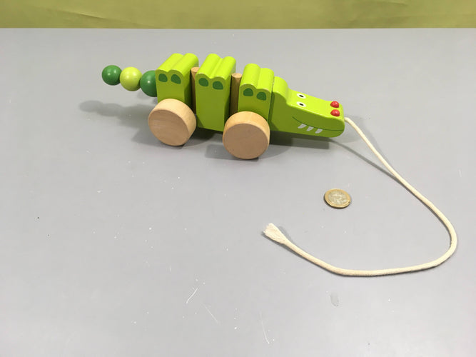 Crocodille à tirer en bois, Oscille en avançant-reculant, moins cher chez Petit Kiwi