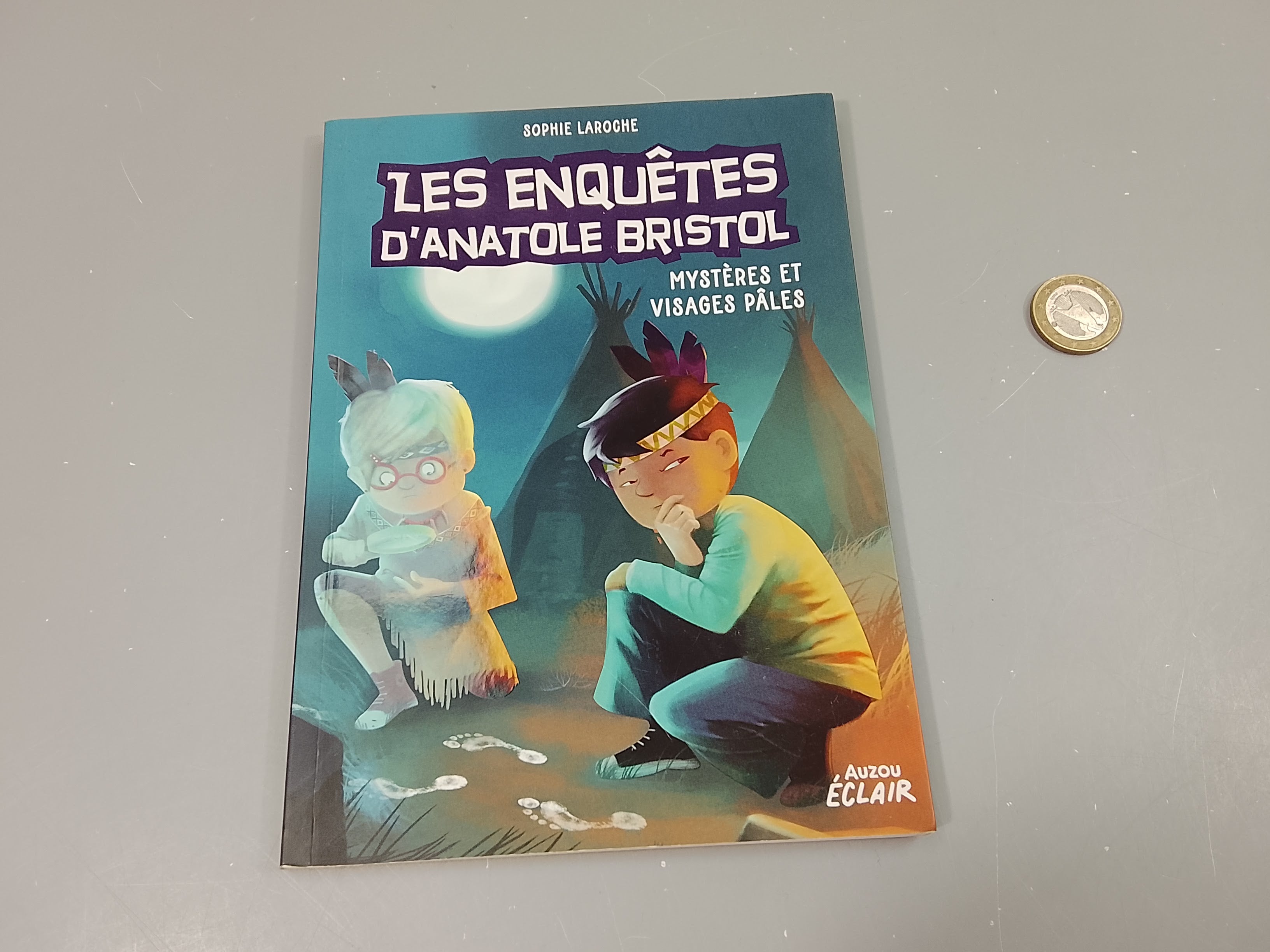 Les enquêtes d'Anatole Bristol. Mystères et visages pâles.