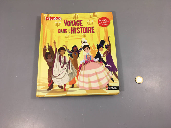 Kididoc-Voyage dans l'histoire-22 costumes à placer!, moins cher chez Petit Kiwi