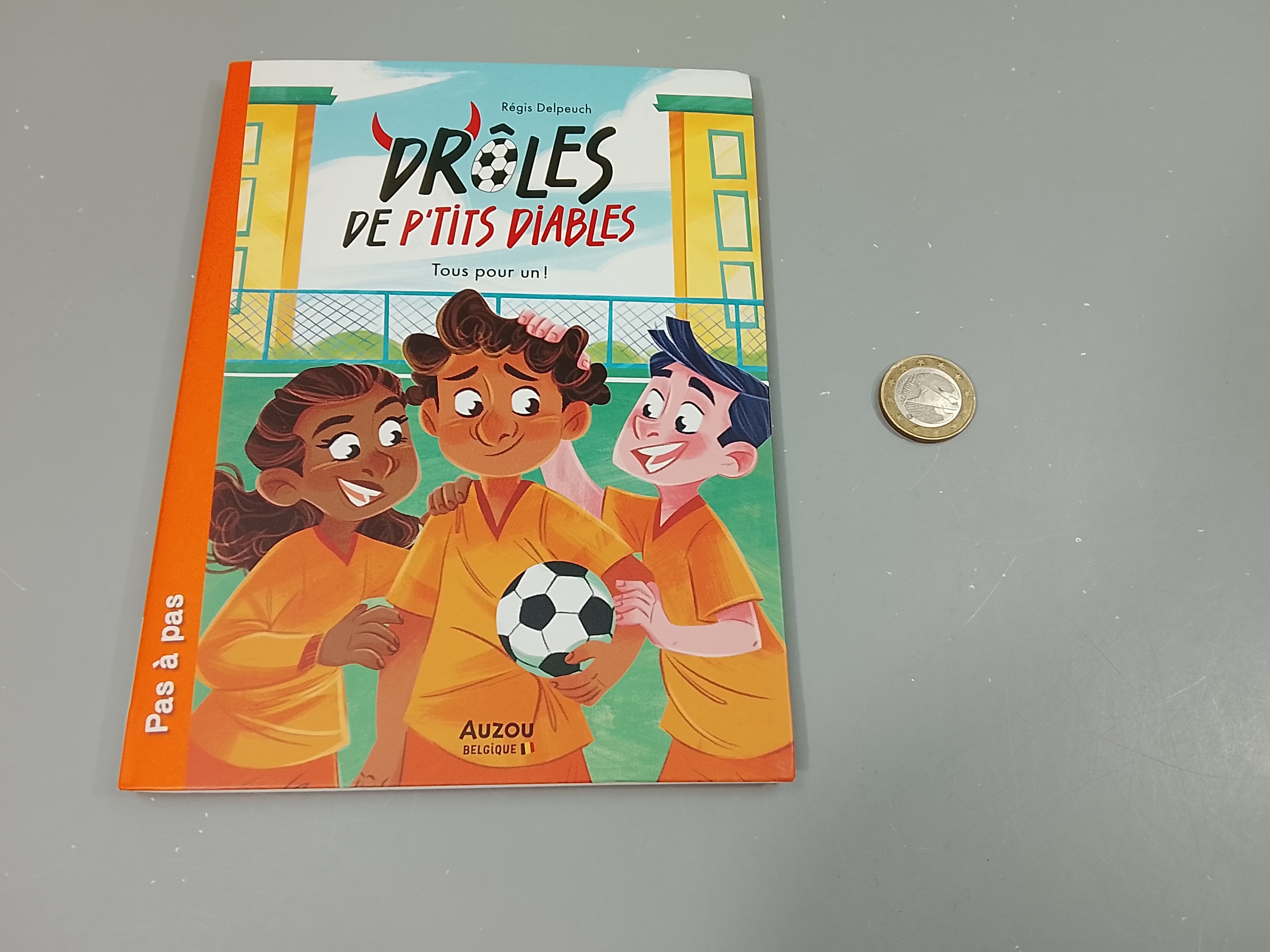 Drôles de p'tits diables. Tous pour un!