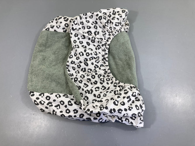 Housse de tapis à langer éponge kaki clair/coton léopar blanc-gris, moins cher chez Petit Kiwi