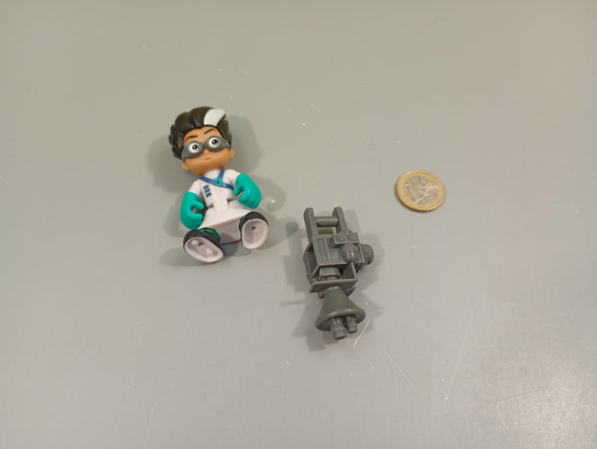 Figurine Pyjamasque Roméo 7cm +1 accessoire, moins cher chez Petit Kiwi