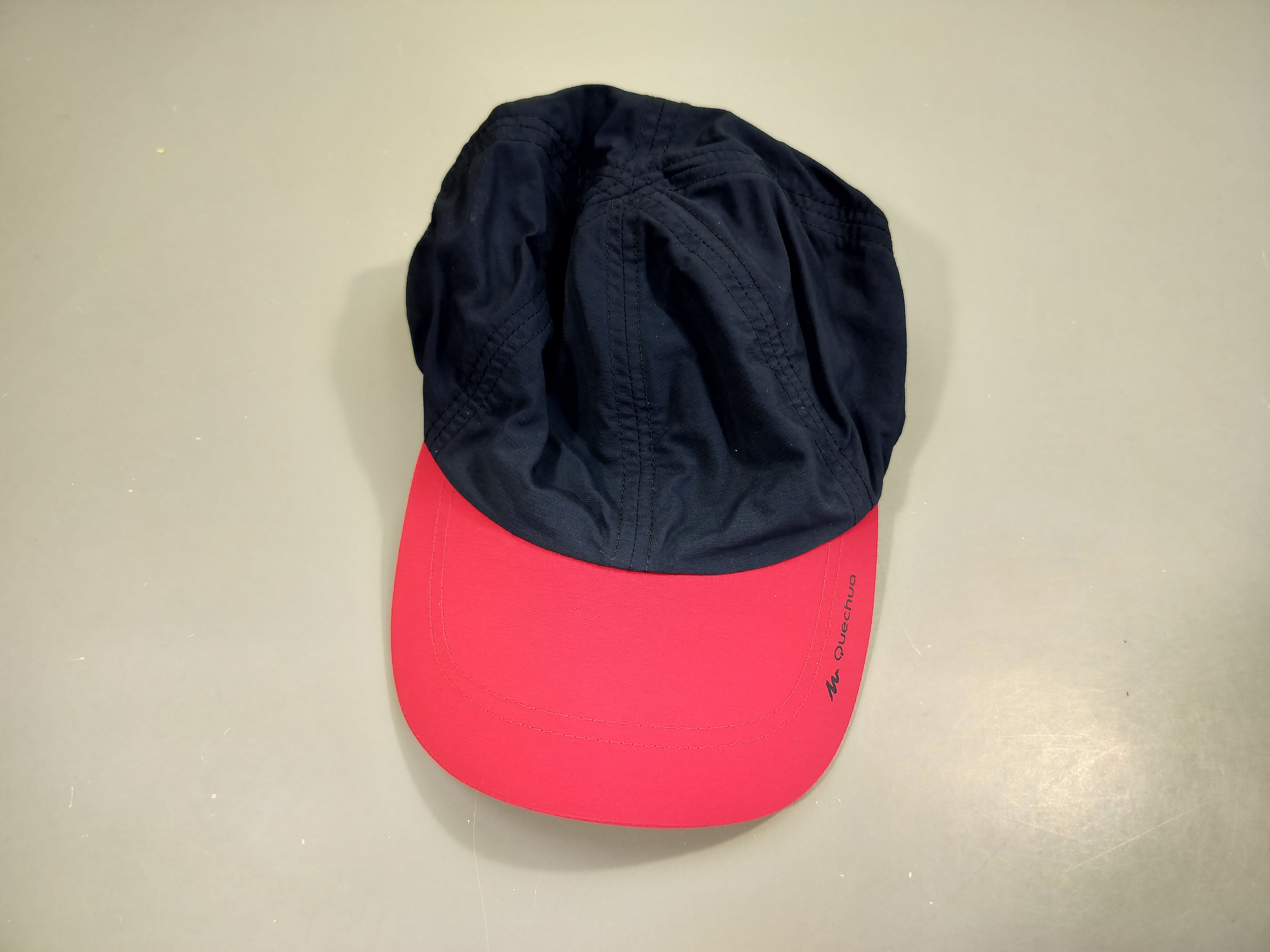 Casquette bleu marine et rose 56-60 cm