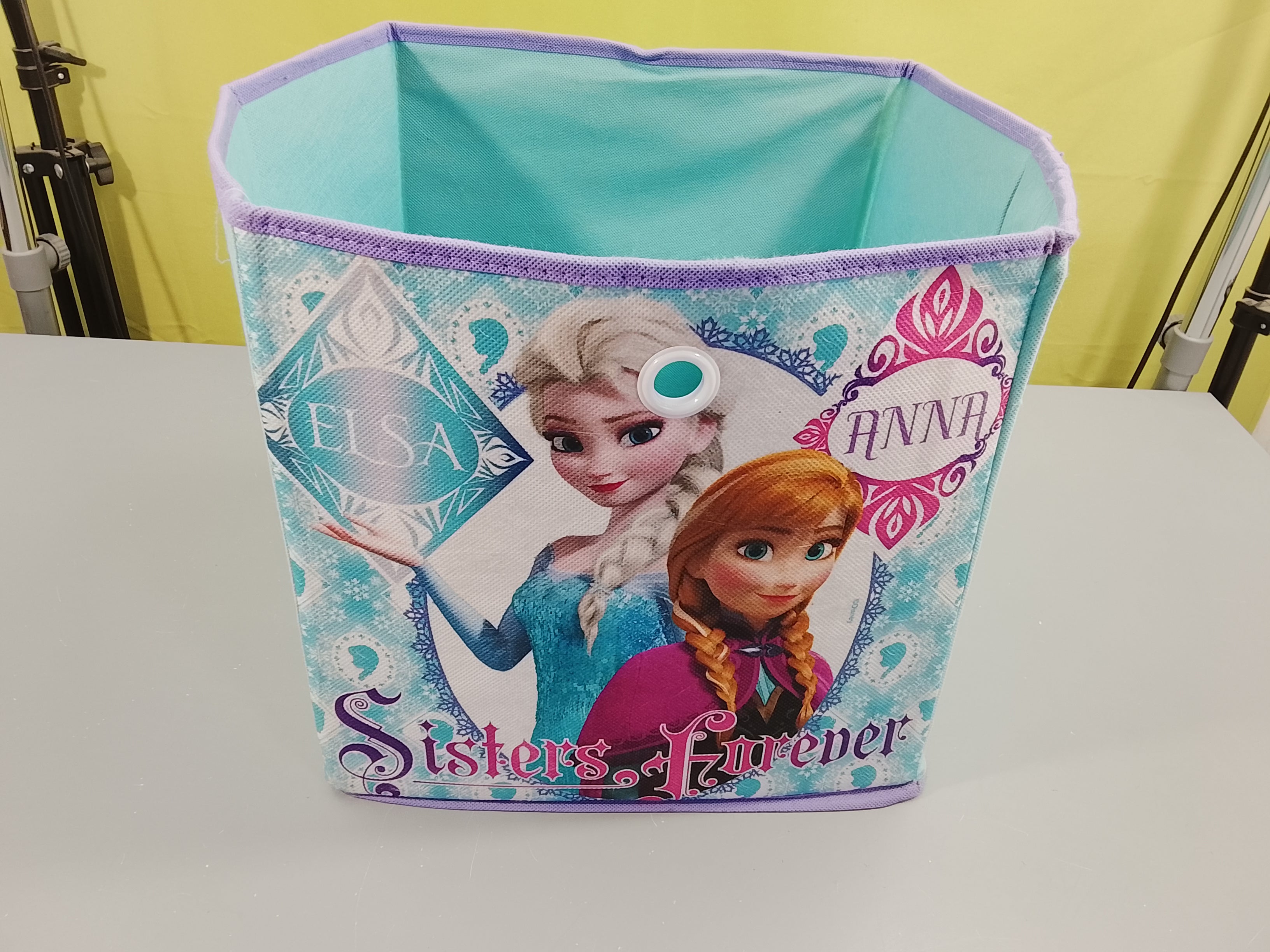 Cube de rangement pliable en tissus. Anna et Elsa, Reine des Neiges