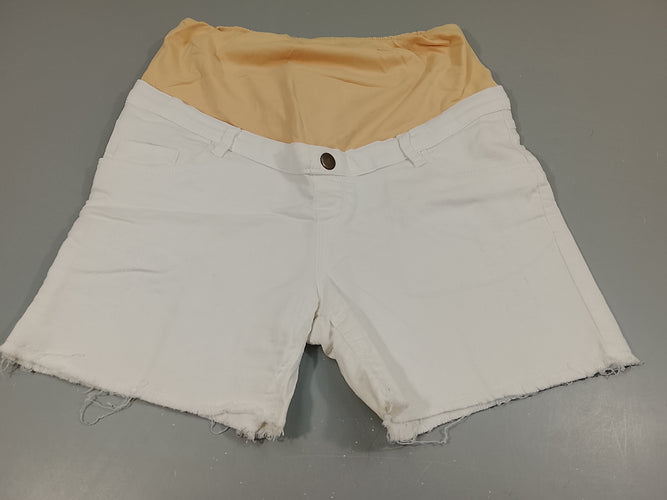 Short denim blanc,taille élastique saumon. Pas de taille indiquée, estimée M, moins cher chez Petit Kiwi